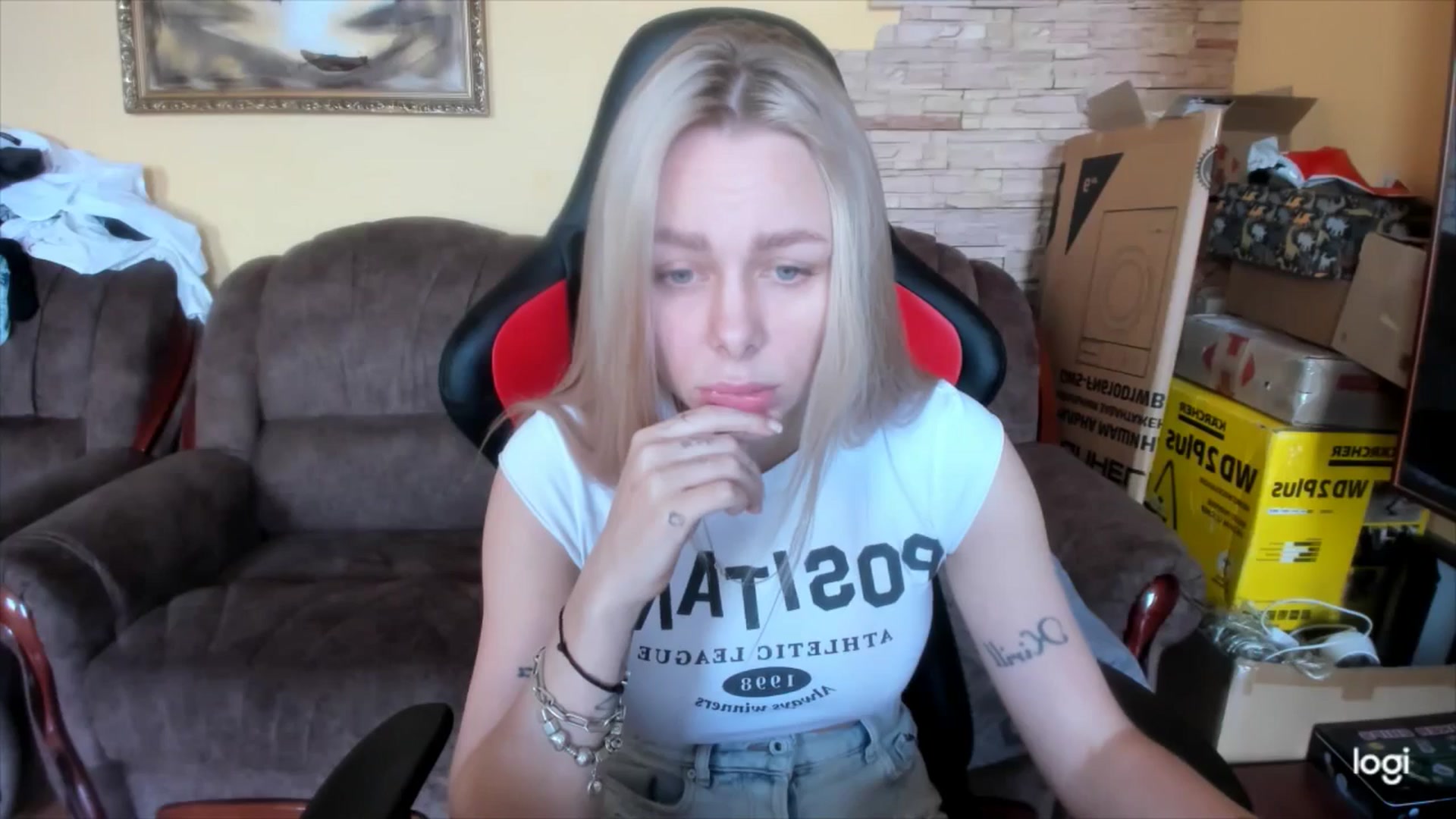 Gallery image thumbnail from YourPupsik's myfreecams stream on, 04/19/2025, 09:08 image 10 of 20