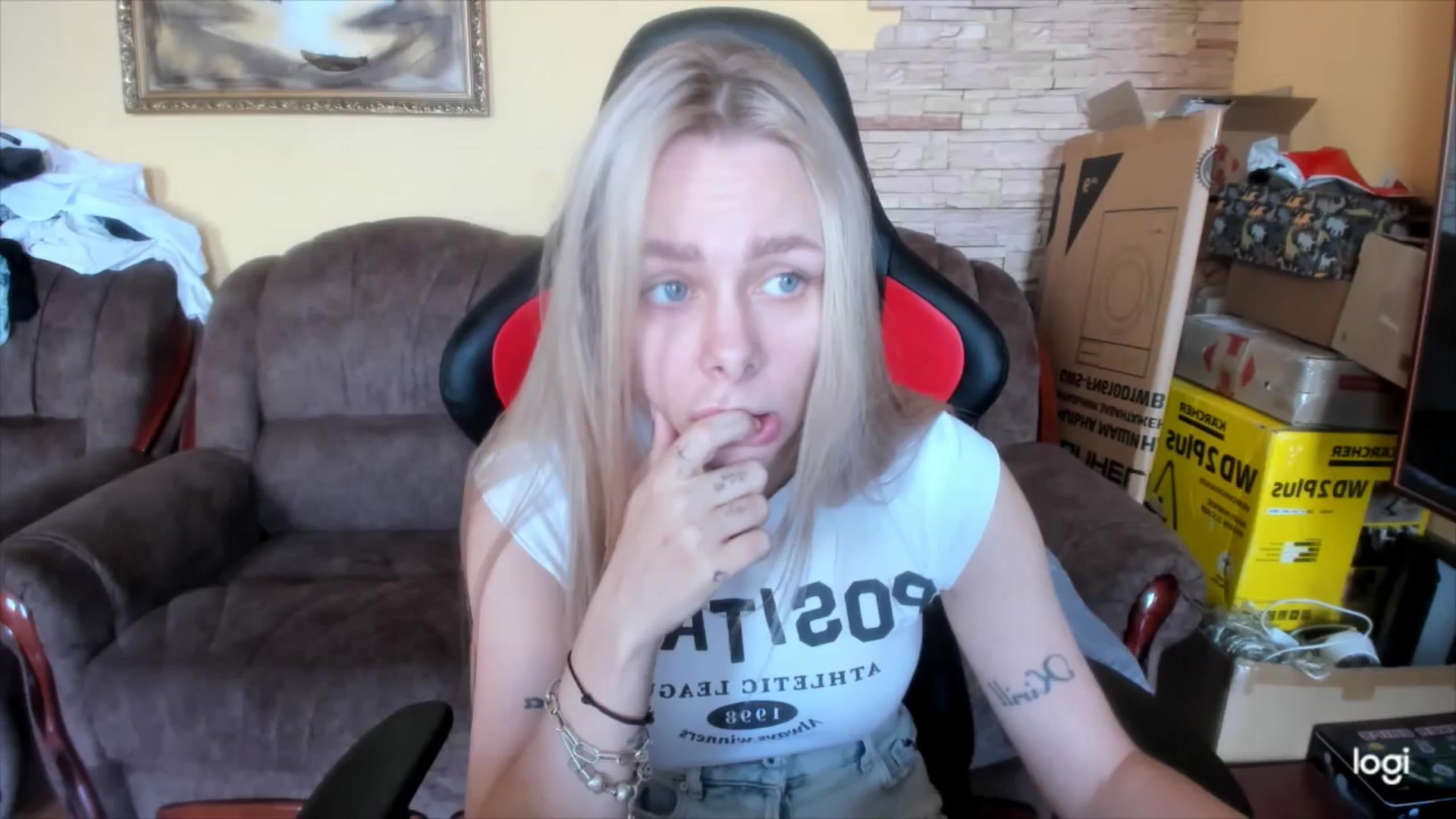 Gallery image thumbnail from YourPupsik's myfreecams stream on, 04/19/2025, 09:08 image 11 of 20