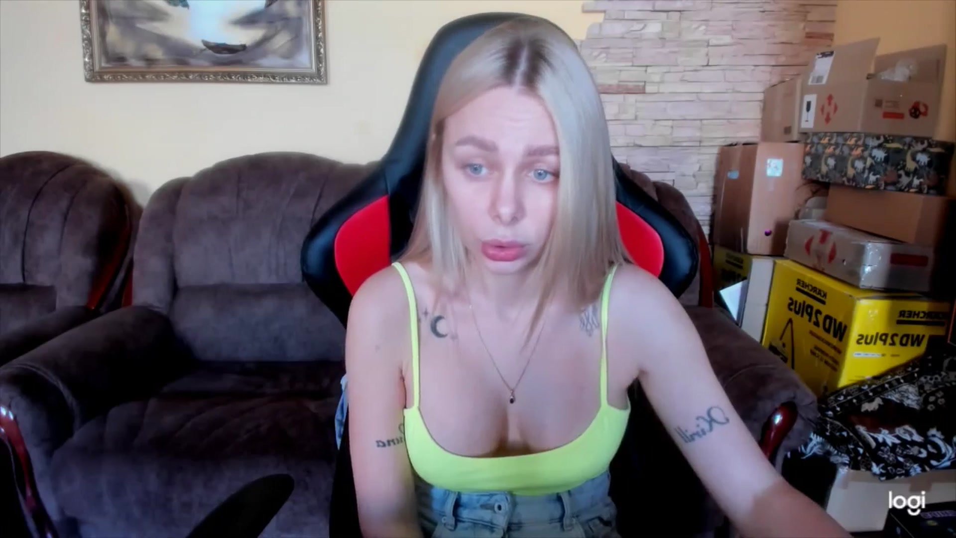 Gallery image thumbnail from YourPupsik's myfreecams stream on, 04/22/2025, 07:47 image 12 of 20