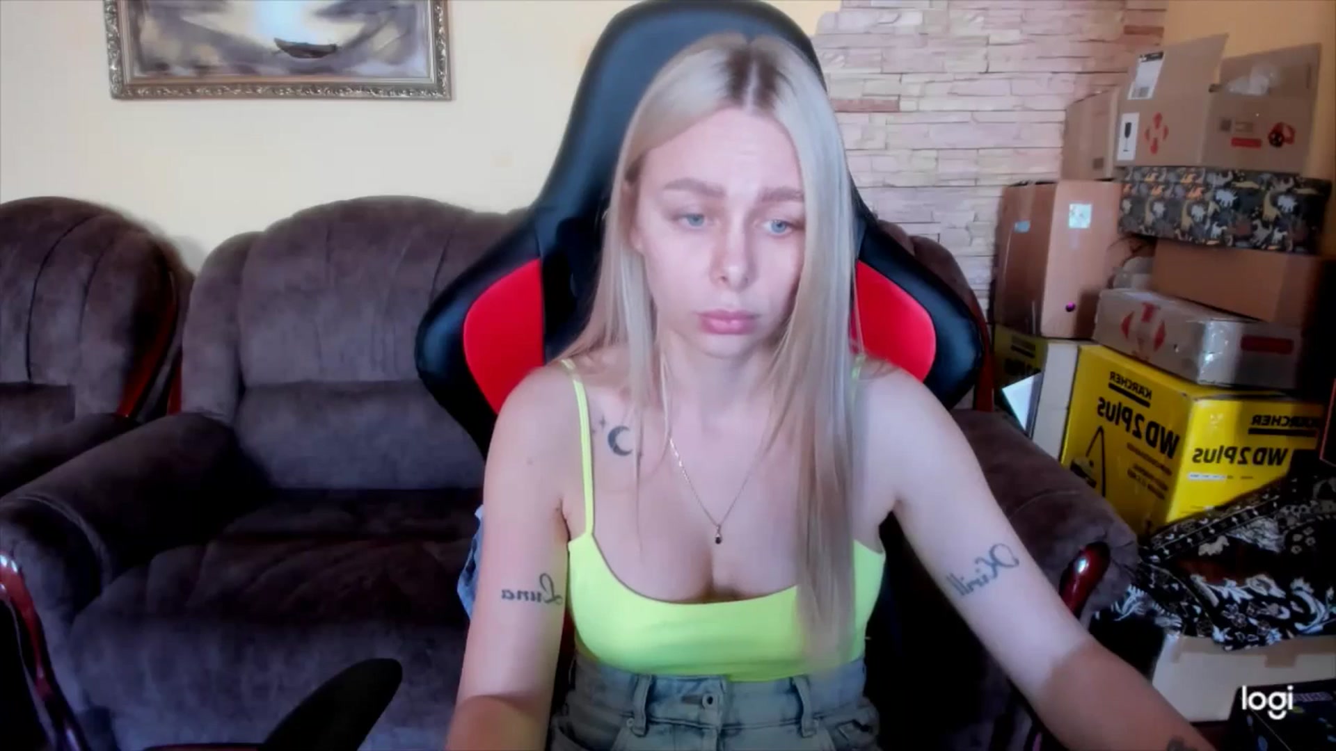 Gallery image thumbnail from YourPupsik's myfreecams stream on, 04/22/2025, 08:25 image 12 of 20