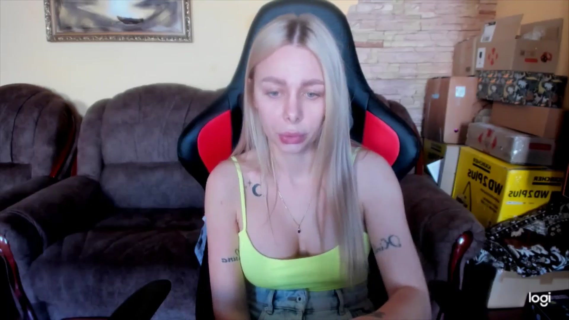 Gallery image thumbnail from YourPupsik's myfreecams stream on, 04/22/2025, 08:25 image 15 of 20
