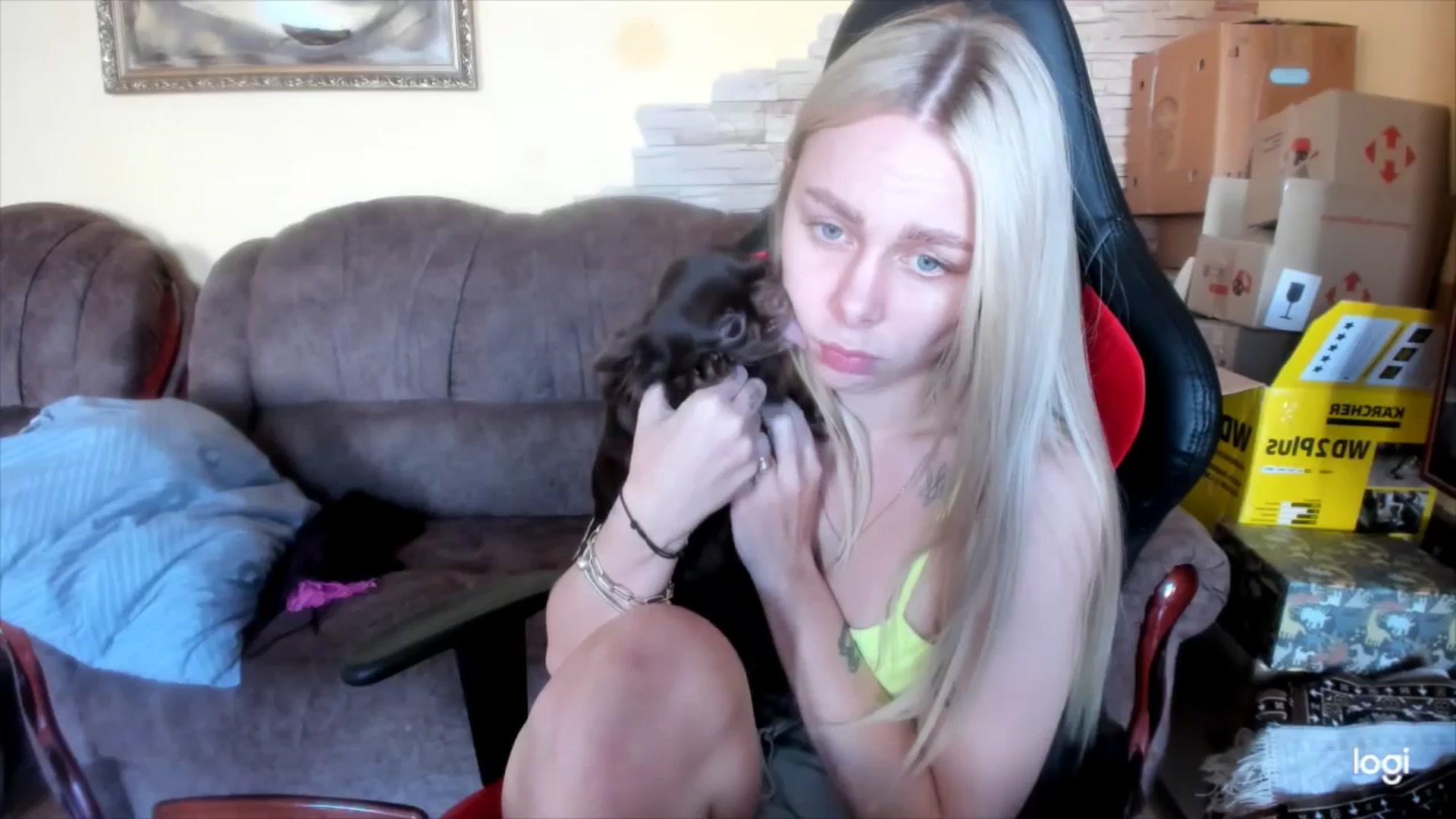 Gallery image thumbnail from YourPupsik's myfreecams stream on, 04/22/2025, 10:33 image 13 of 20