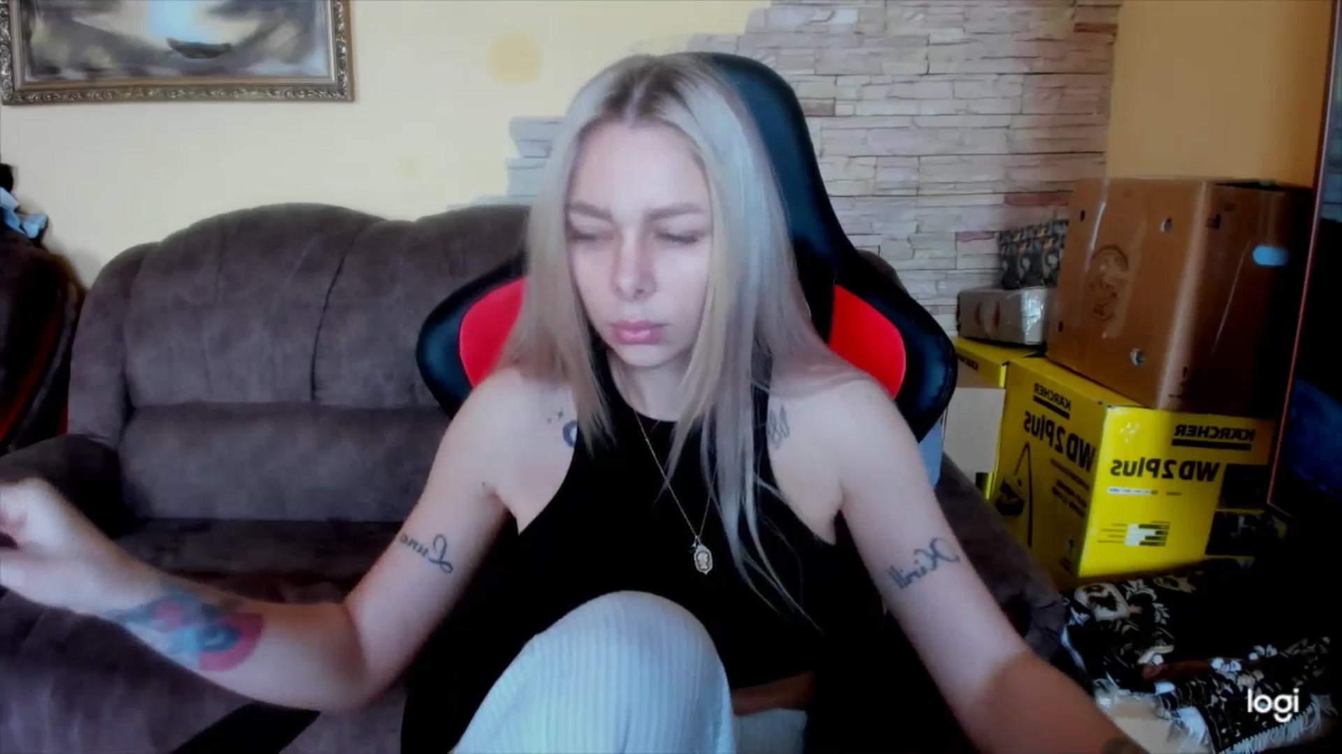 Gallery image thumbnail from YourPupsik's myfreecams stream on, 05/04/2025, 09:35 image 10 of 20