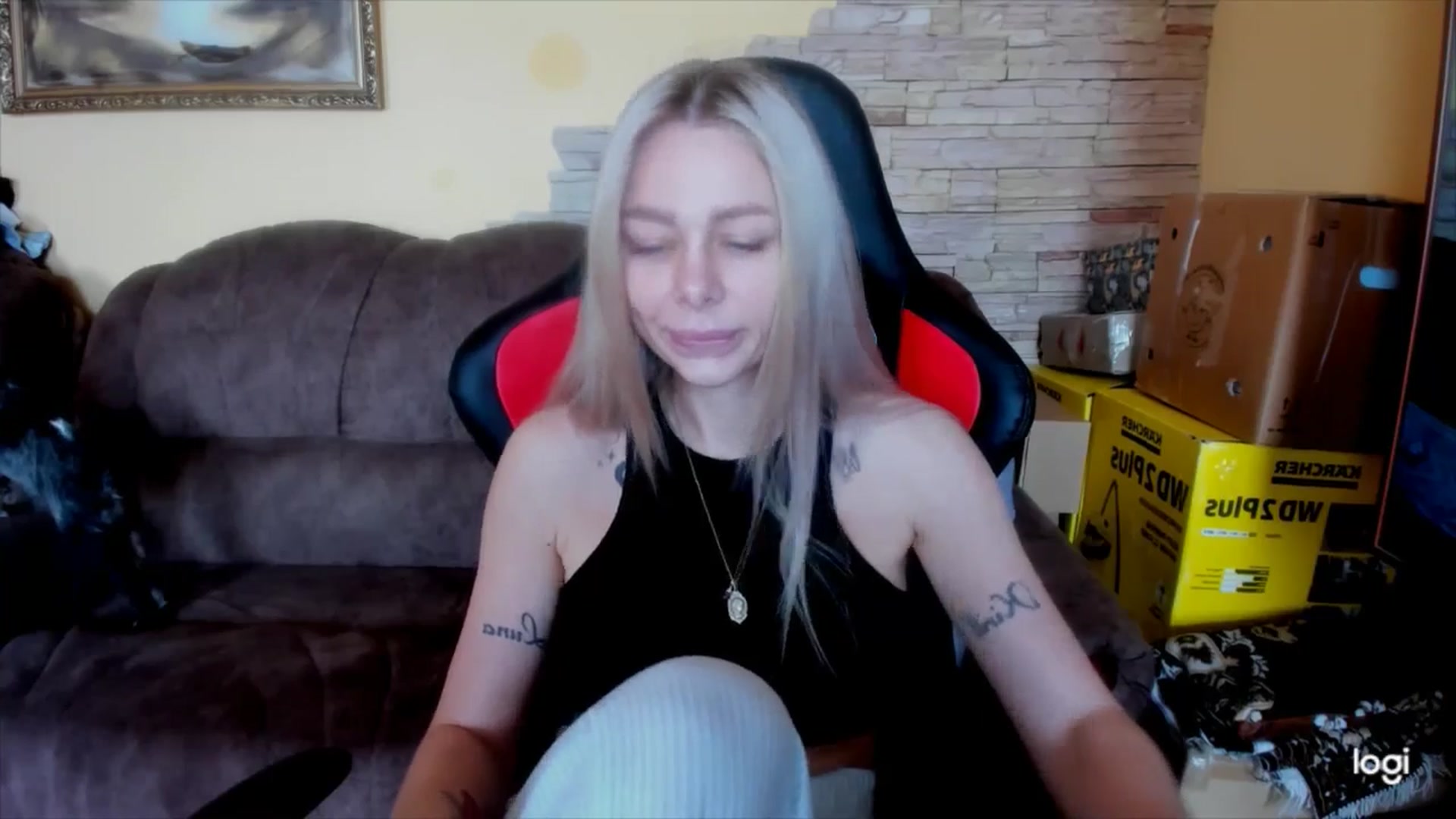 Gallery image thumbnail from YourPupsik's myfreecams stream on, 05/04/2025, 09:35 image 12 of 20