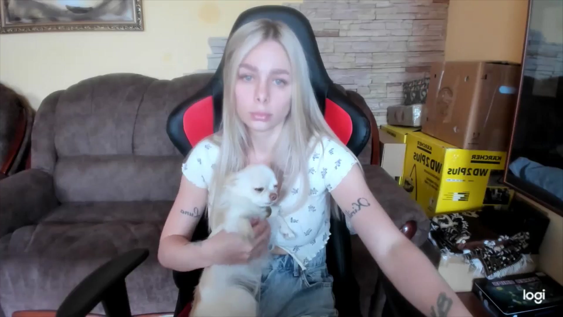 Gallery image thumbnail from YourPupsik's myfreecams stream on, 05/06/2025, 11:37 image 9 of 20