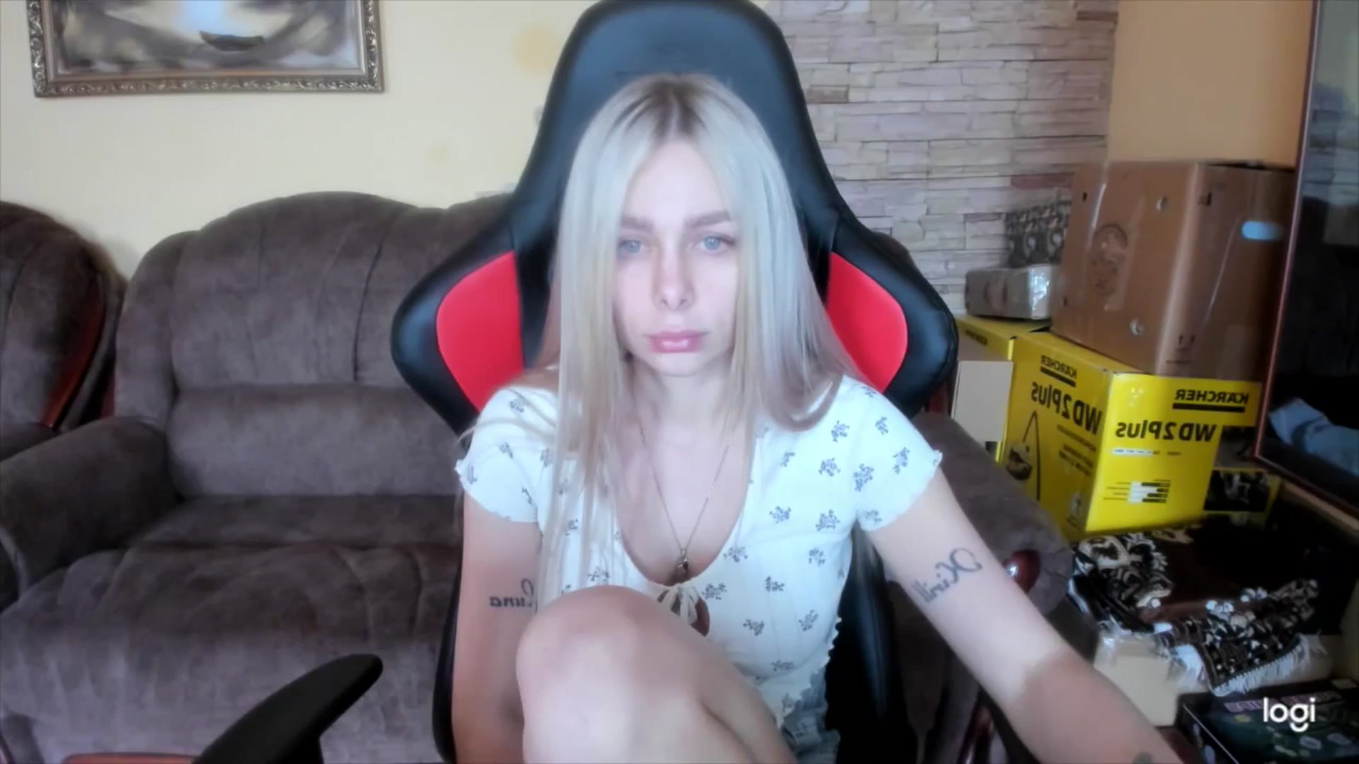 Gallery image thumbnail from YourPupsik's myfreecams stream on, 05/06/2025, 11:37 image 17 of 20
