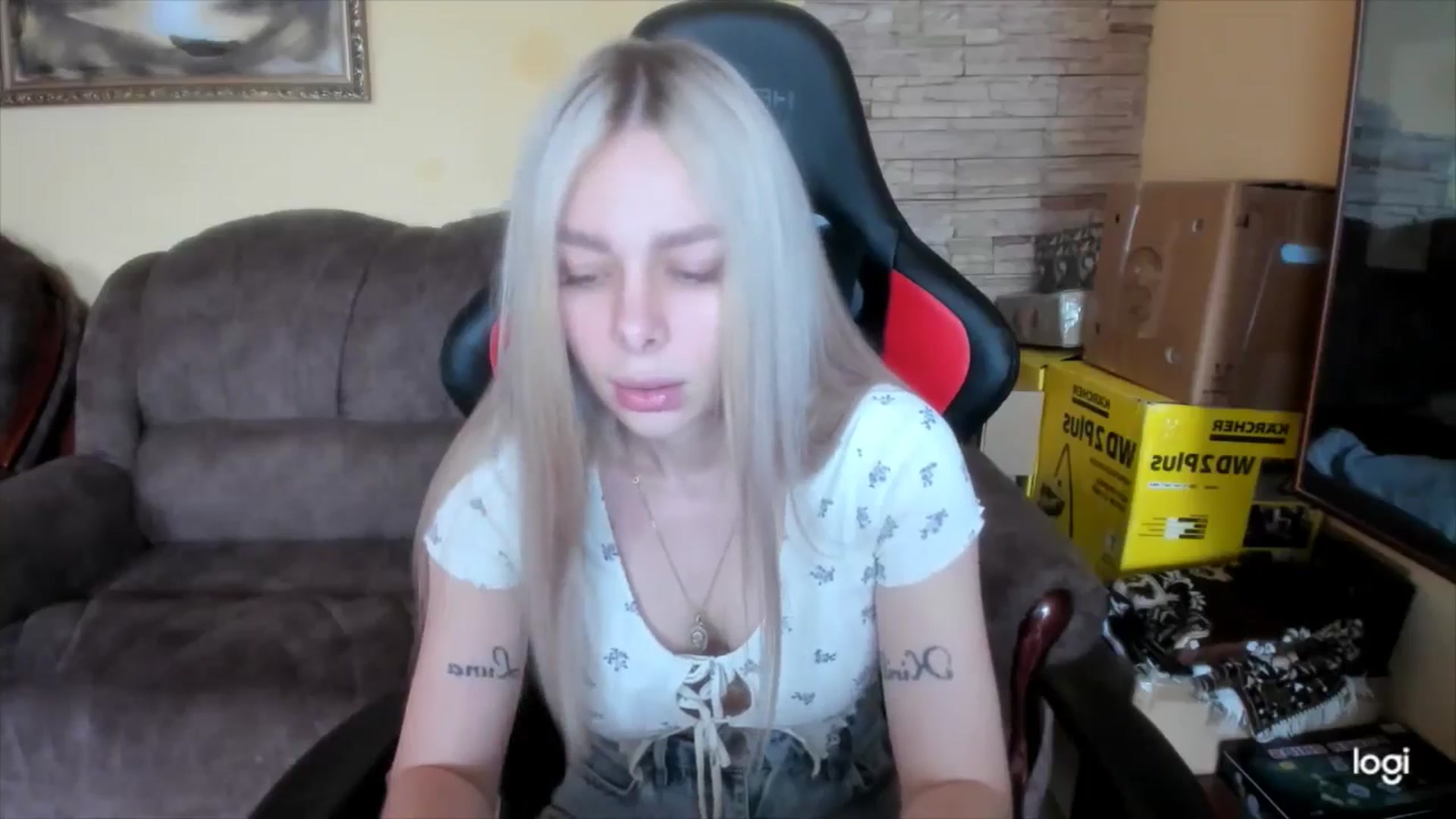 Gallery image thumbnail from YourPupsik's myfreecams stream on, 05/06/2025, 11:37 image 2 of 20