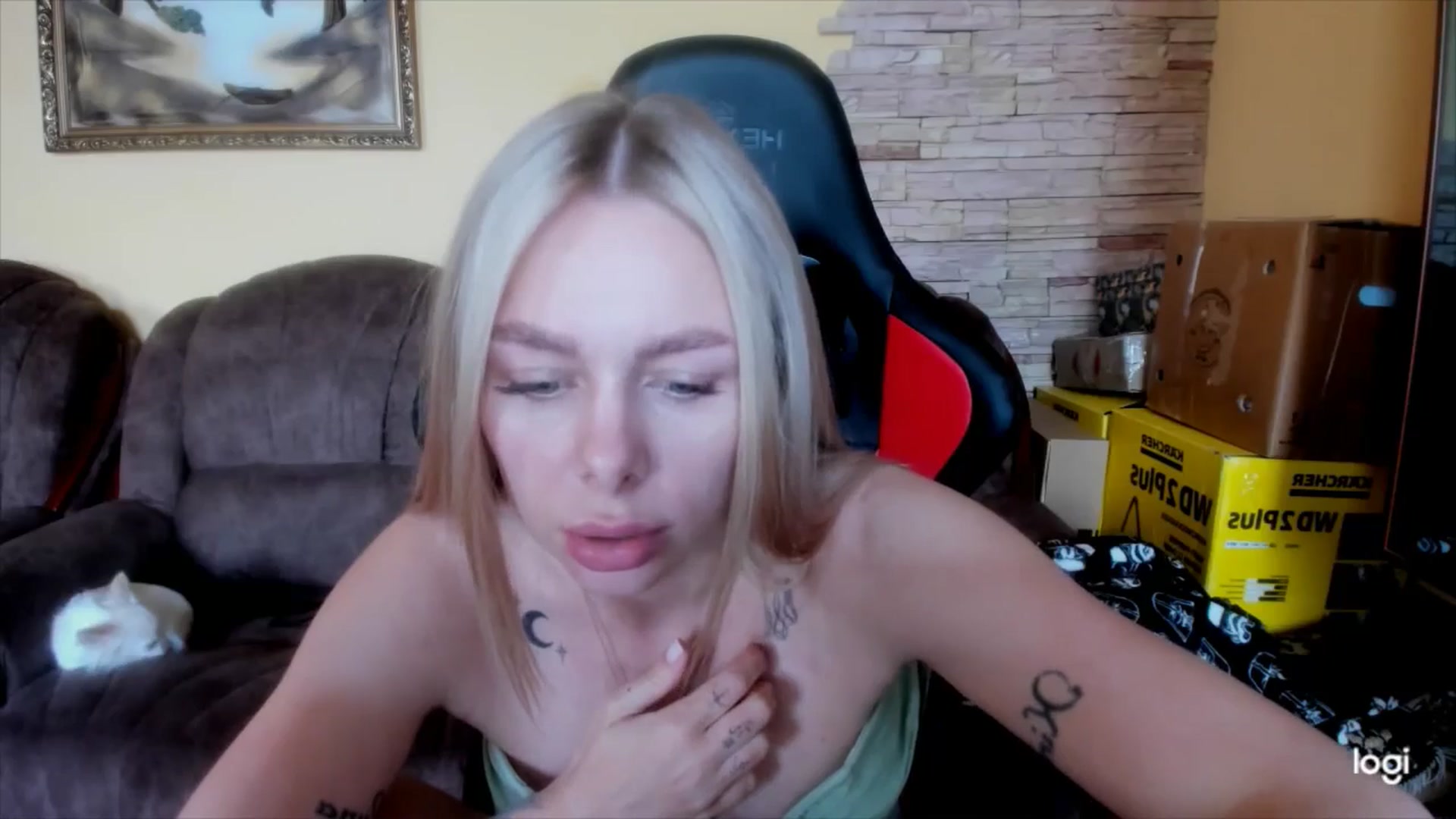 Gallery image thumbnail from YourPupsik's myfreecams stream on, 05/12/2025, 09:43 image 10 of 20