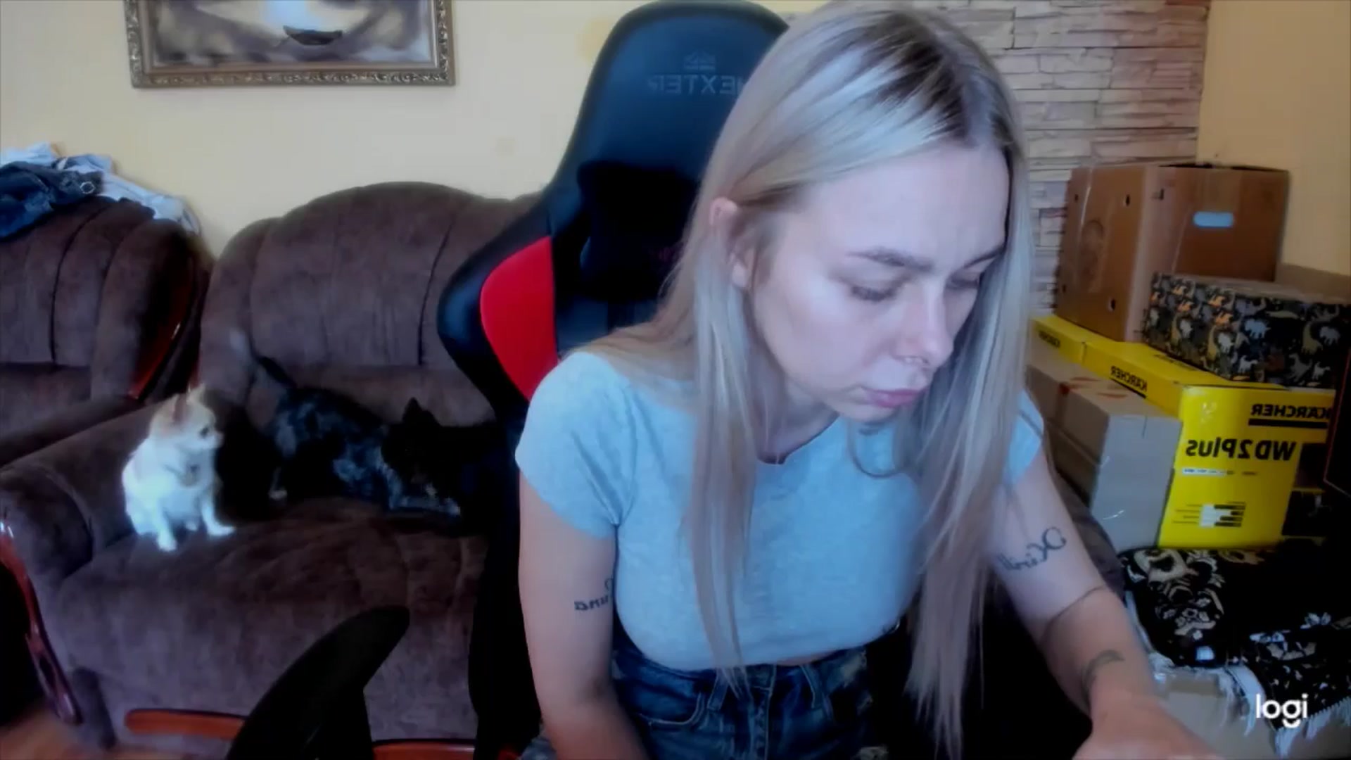 Gallery image thumbnail from YourPupsik's myfreecams stream on, 05/27/2025, 10:25 image 10 of 20