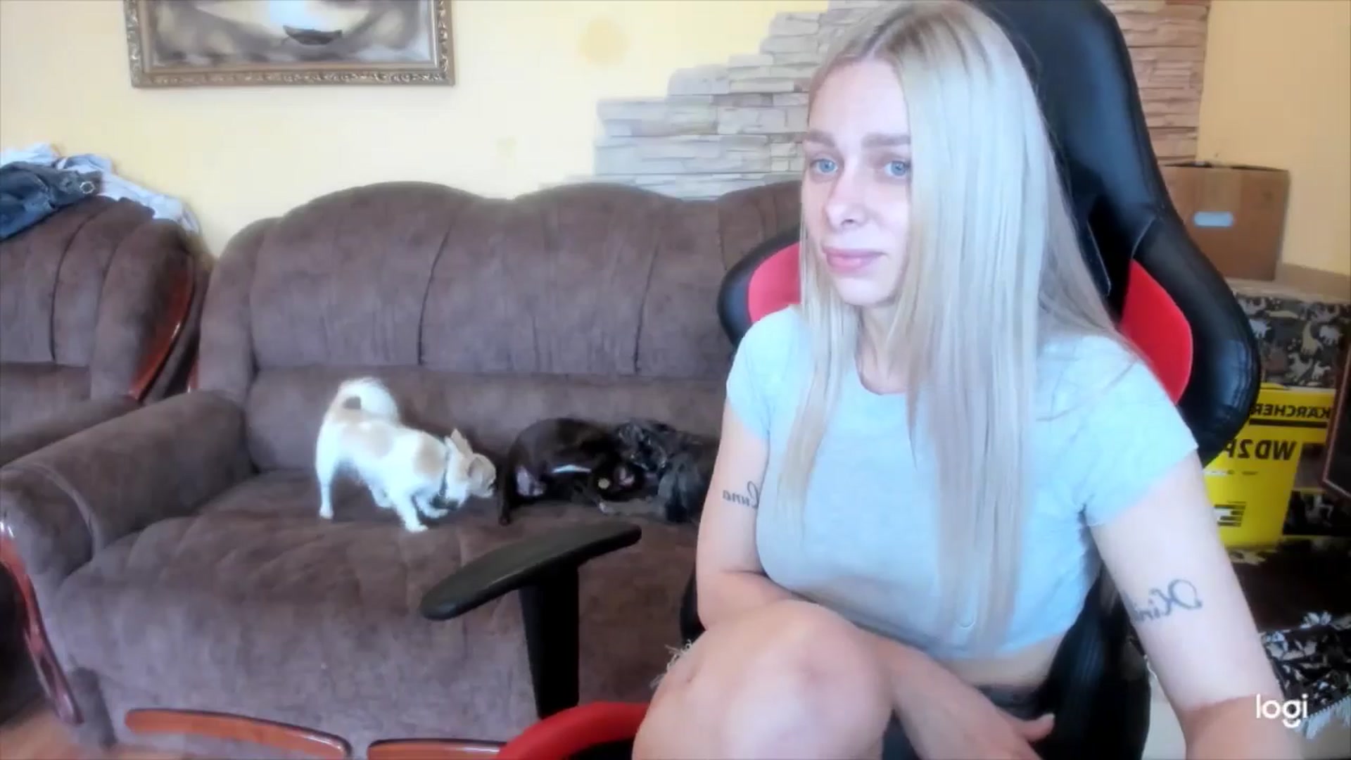 Gallery image thumbnail from YourPupsik's myfreecams stream on, 05/27/2025, 10:25 image 15 of 20