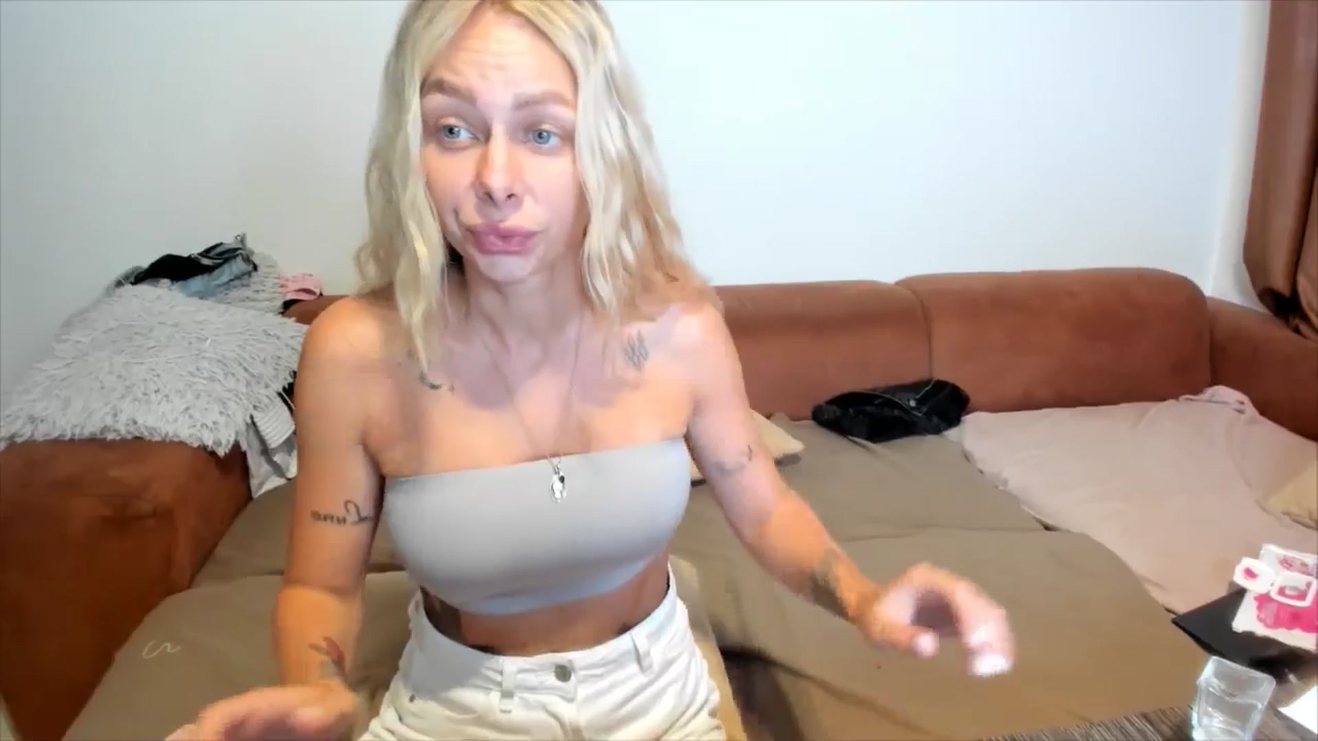 Gallery image thumbnail from YourPupsik's myfreecams stream on, 08/04/2025, 10:32 image 10 of 20