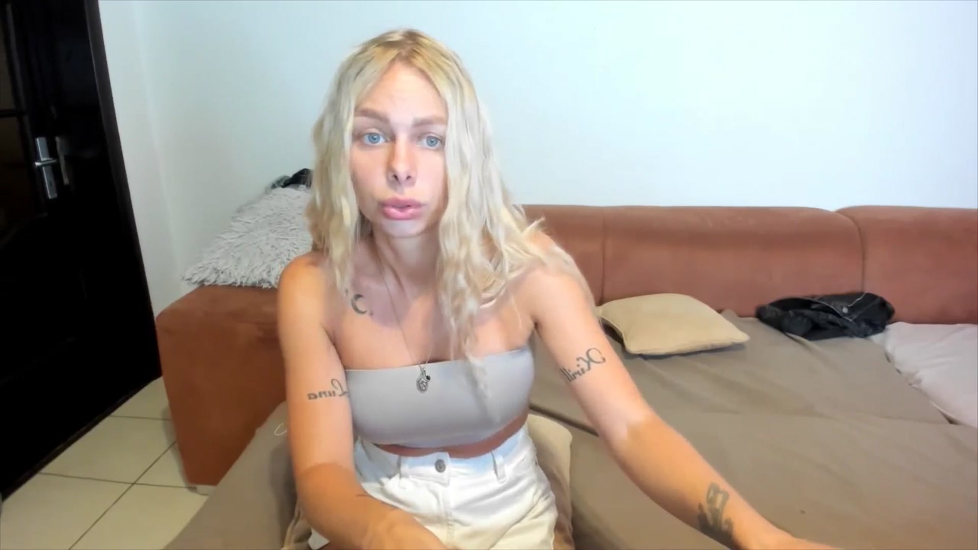 Gallery image thumbnail from YourPupsik's myfreecams stream on, 08/04/2025, 10:32 image 6 of 20