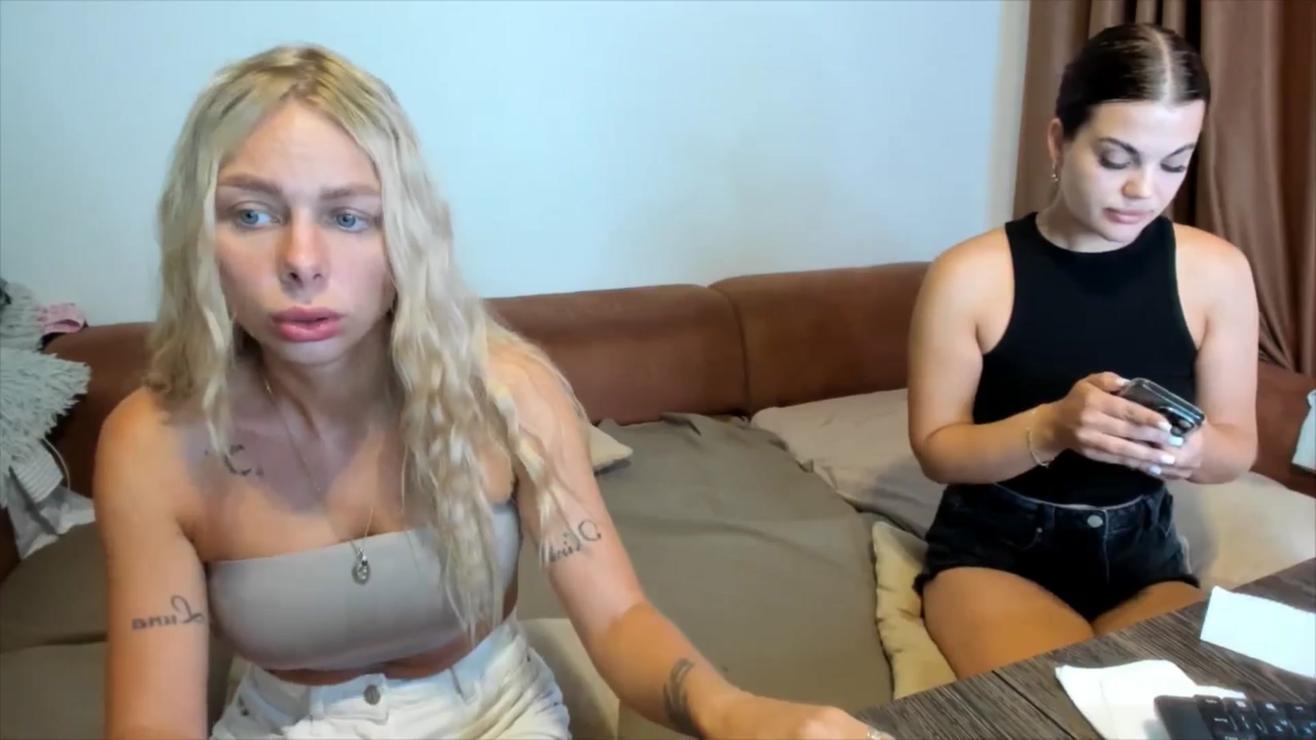 Gallery image thumbnail from YourPupsik's myfreecams stream on, 08/04/2025, 10:32 image 3 of 20