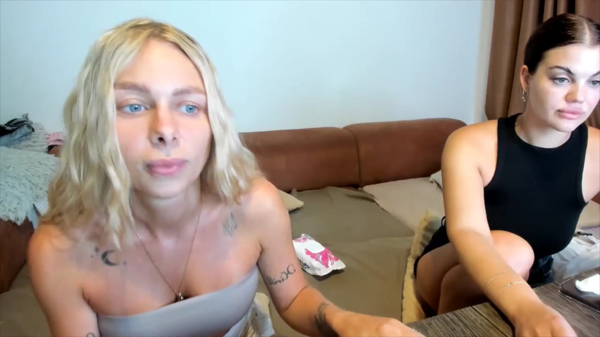 Gallery image thumbnail from YourPupsik's myfreecams stream on, 08/04/2025, 11:34 image 18 of 20
