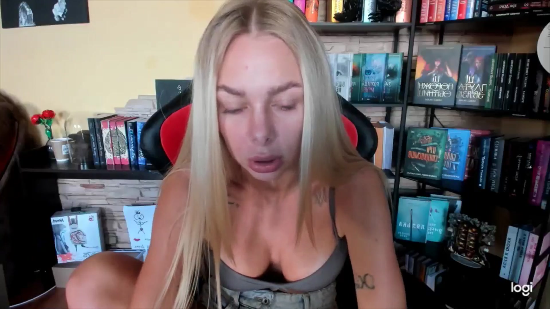 Gallery image thumbnail from YourPupsik's myfreecams stream on, 10/23/2025, 11:02 image 16 of 20