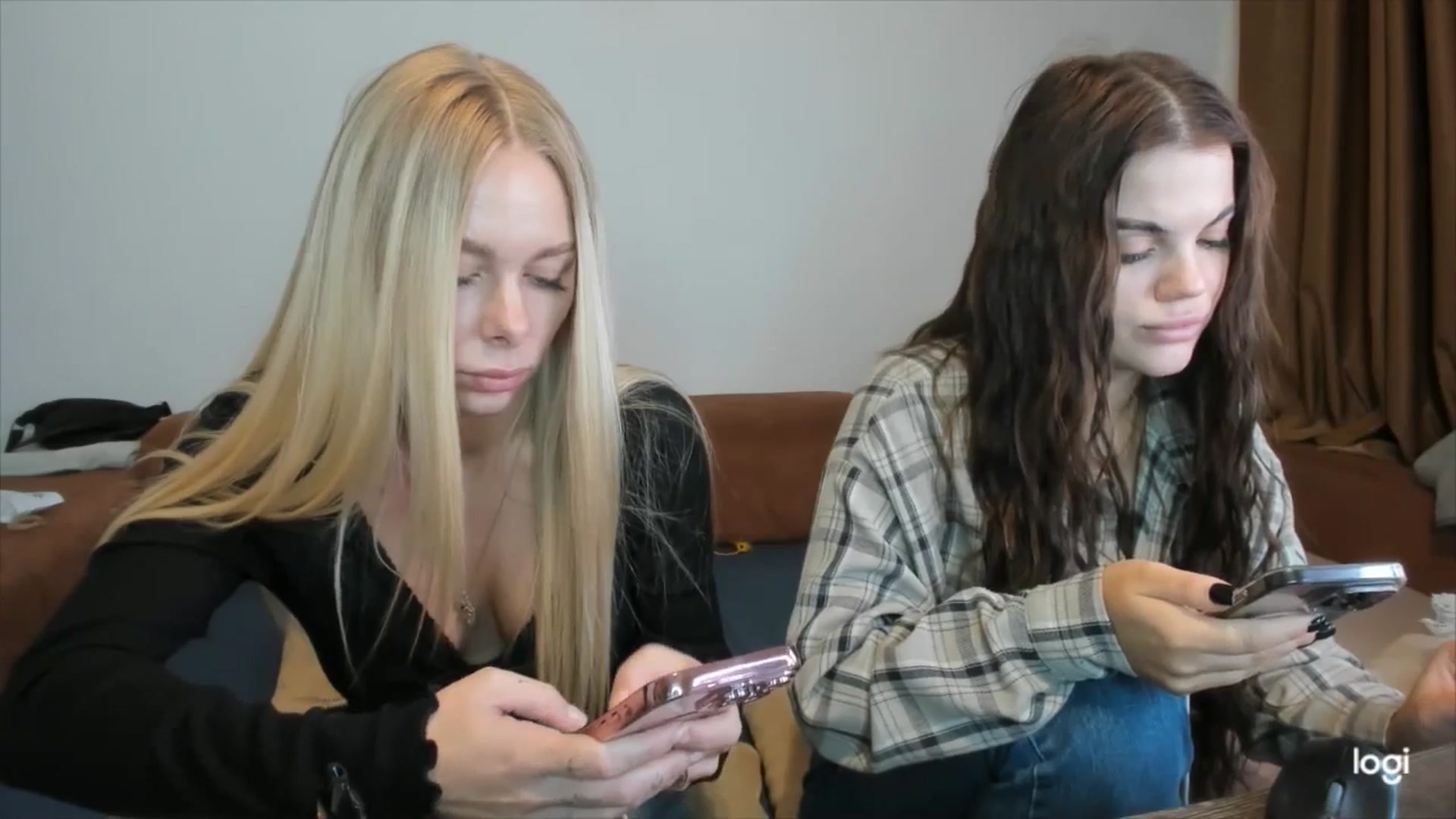 Gallery image thumbnail from YourPupsik's myfreecams stream on, 11/07/2025, 11:40 image 10 of 20
