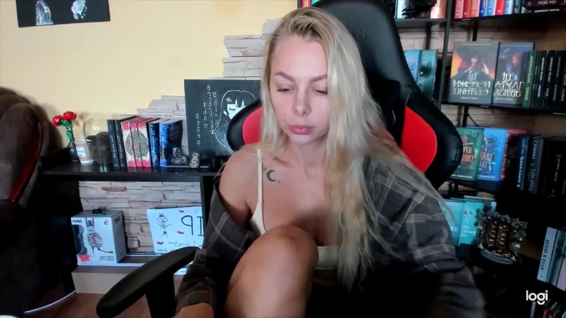 Gallery image thumbnail from YourPupsik's myfreecams stream on, 11/14/2025, 10:33 image 14 of 20