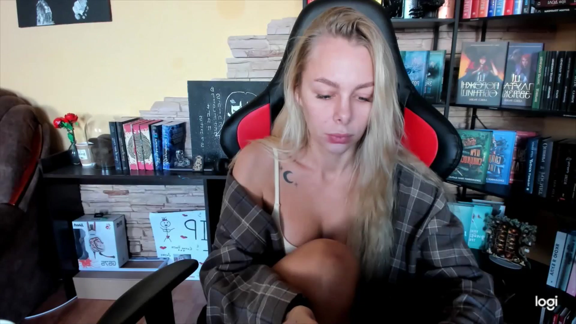Gallery image thumbnail from YourPupsik's myfreecams stream on, 11/14/2025, 10:33 image 10 of 20