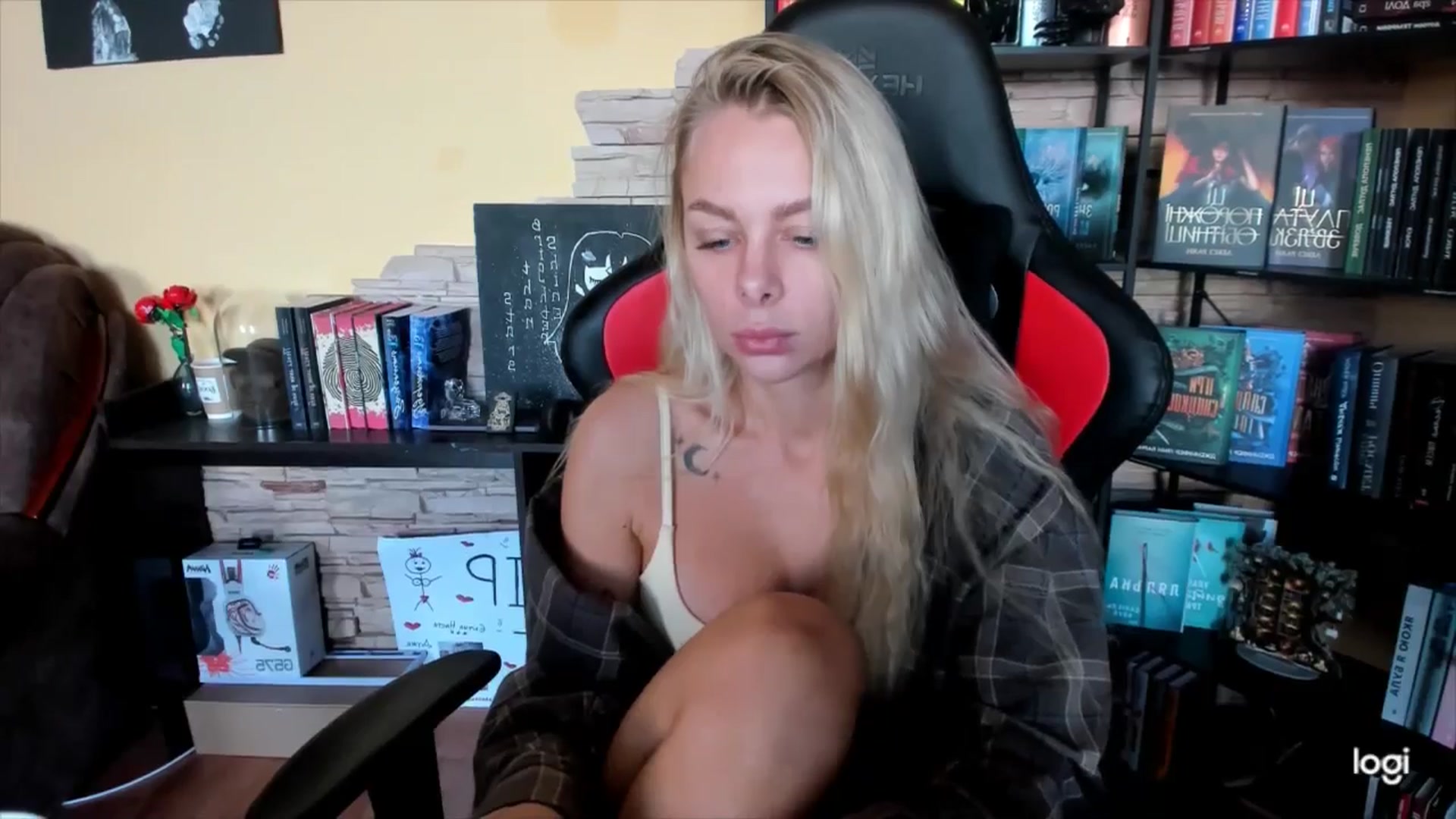 Gallery image thumbnail from YourPupsik's myfreecams stream on, 11/14/2025, 10:33 image 19 of 20