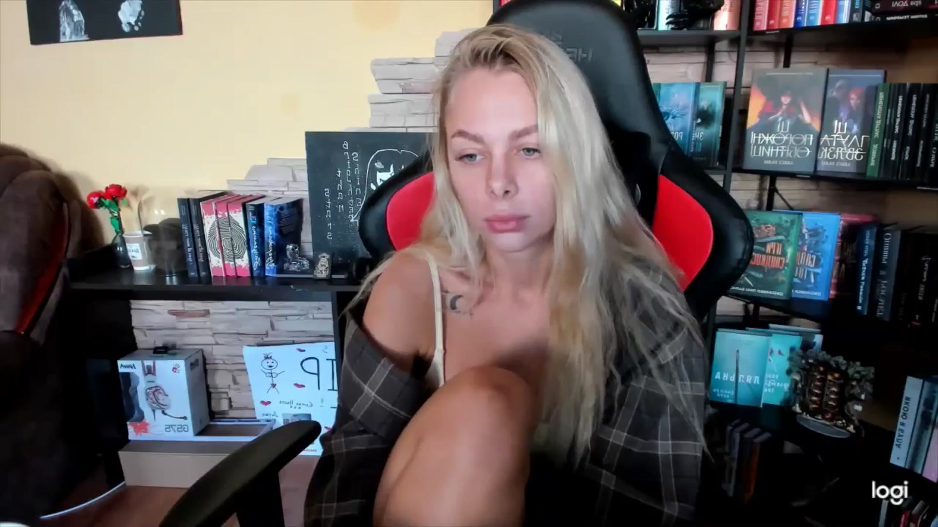 Gallery image thumbnail from YourPupsik's myfreecams stream on, 11/14/2025, 10:33 image 18 of 20