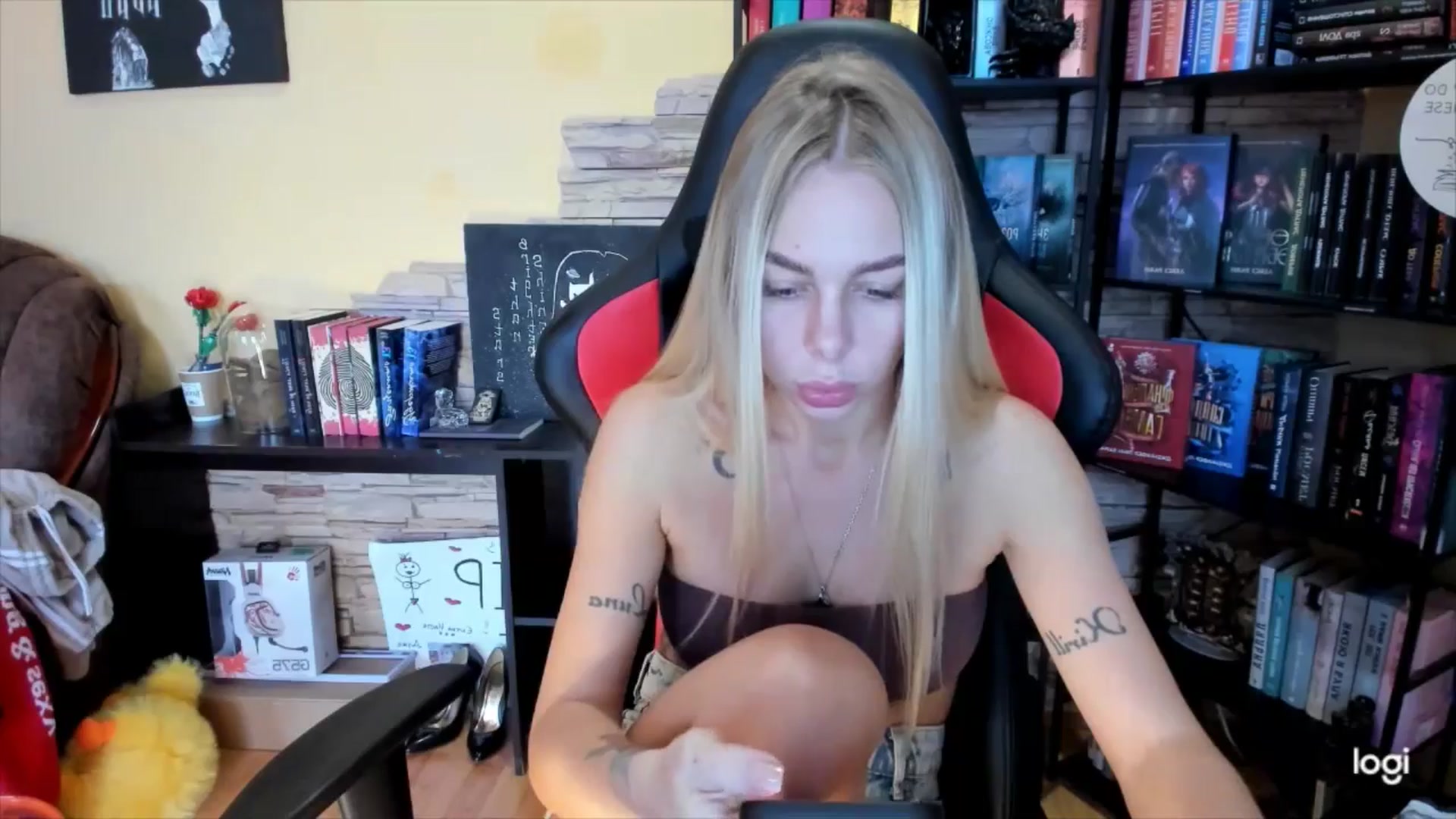 Gallery image thumbnail from YourPupsik's myfreecams stream on, 11/21/2025, 09:20 image 19 of 20