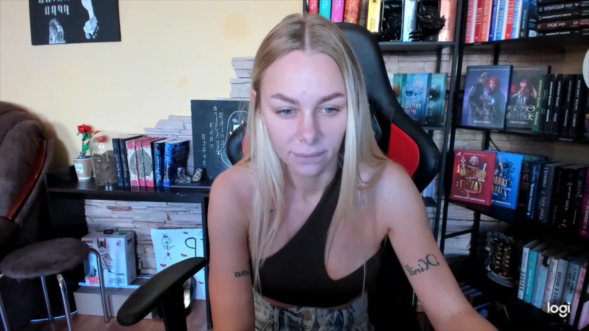 Gallery image thumbnail from YourPupsik's myfreecams stream on, 11/24/2025, 09:06 image 4 of 20