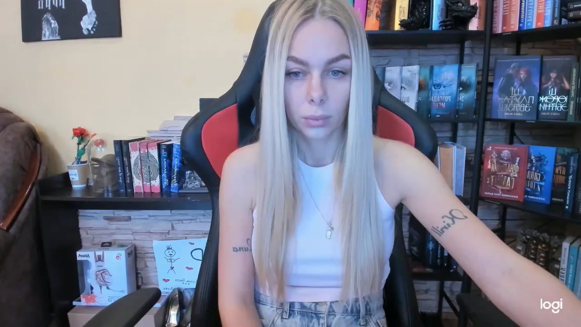 Gallery image thumbnail from YourPupsik's myfreecams stream on, 12/01/2025, 10:13 image 18 of 20
