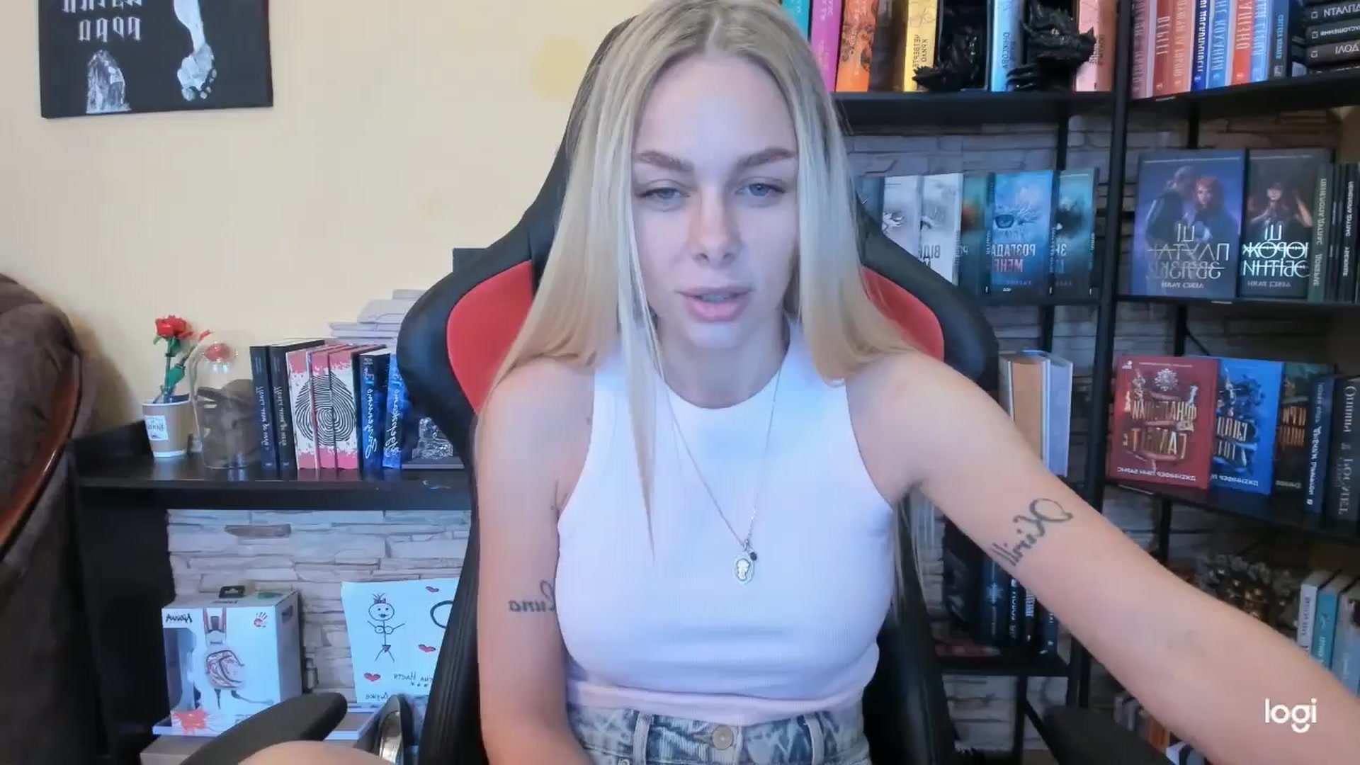 Gallery image thumbnail from YourPupsik's myfreecams stream on, 12/01/2025, 10:13 image 5 of 20