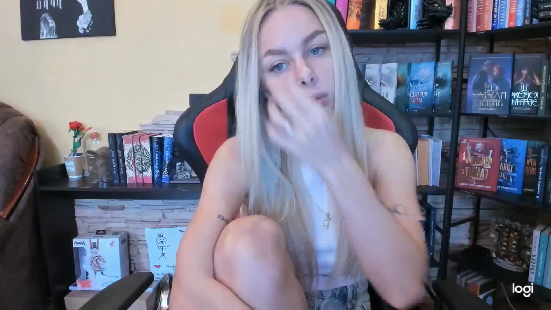 Gallery image thumbnail from YourPupsik's myfreecams stream on, 12/01/2025, 10:13 image 12 of 20