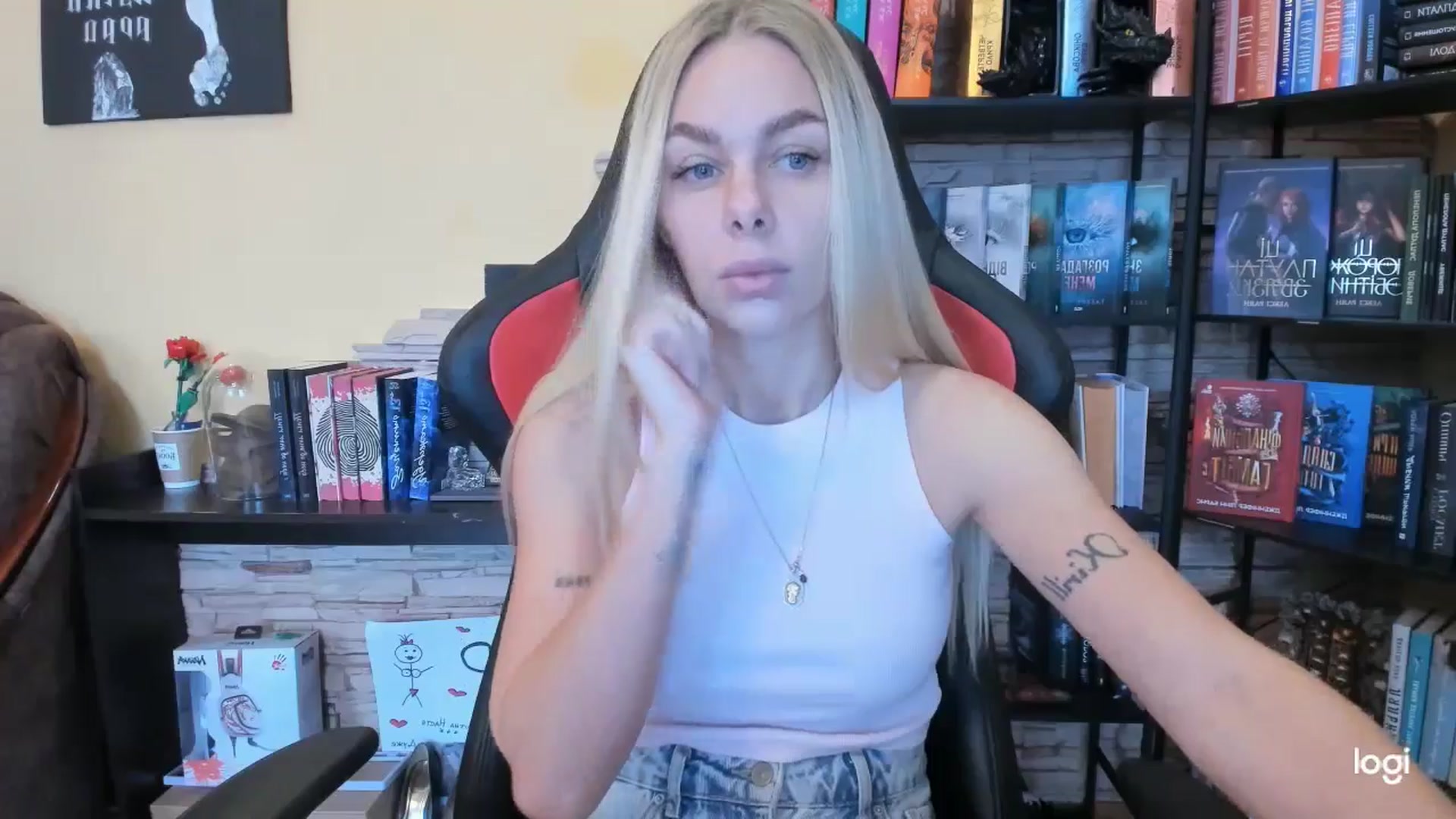 Gallery image thumbnail from YourPupsik's myfreecams stream on, 12/01/2025, 10:13 image 3 of 20