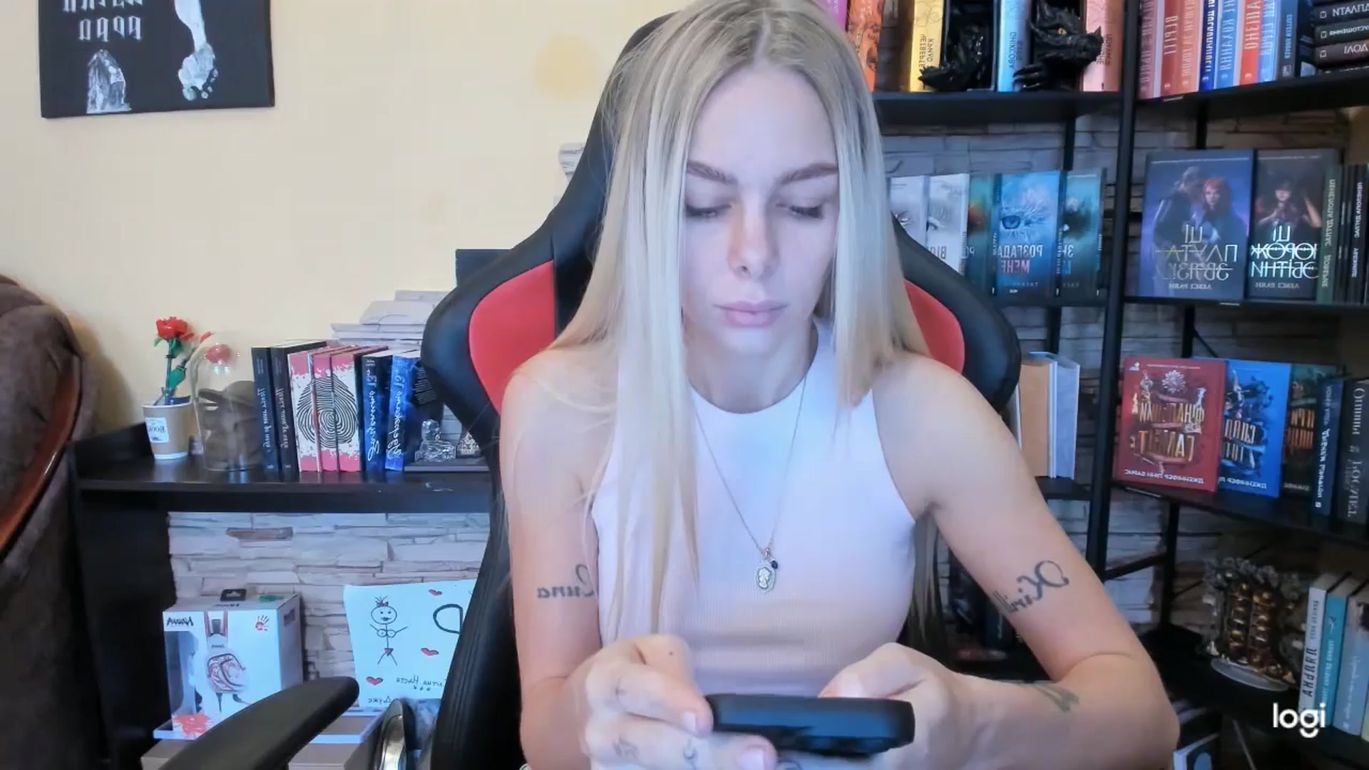 Gallery image thumbnail from YourPupsik's myfreecams stream on, 12/01/2025, 10:13 image 4 of 20