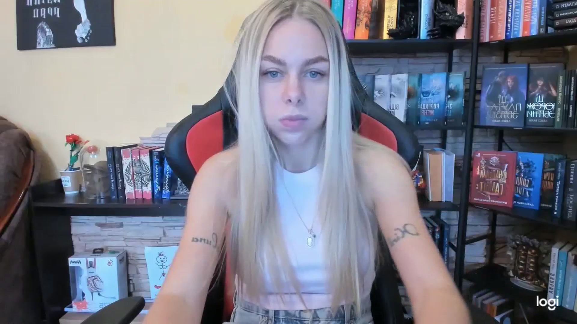 Gallery image thumbnail from YourPupsik's myfreecams stream on, 12/01/2025, 10:13 image 7 of 20