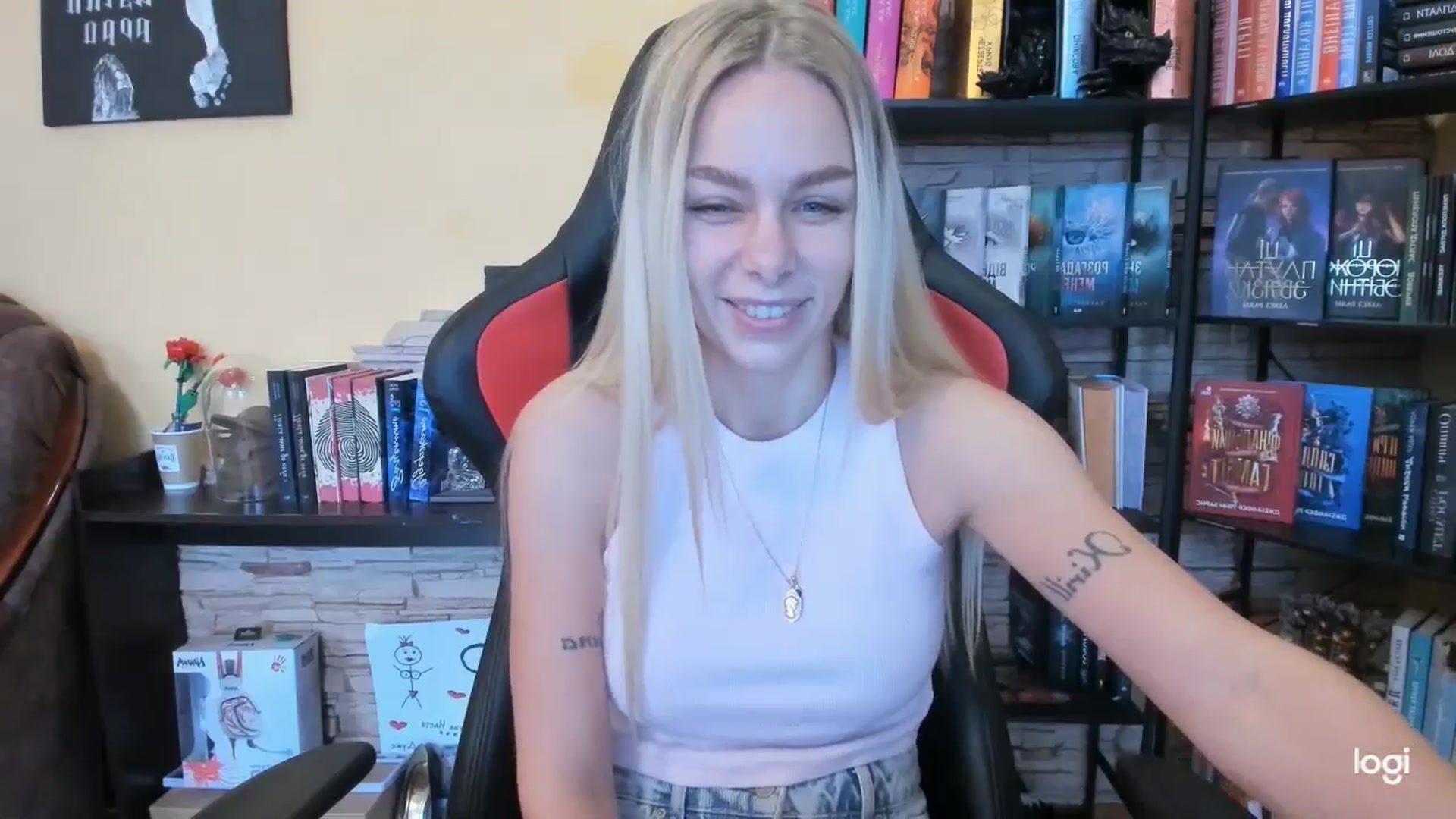 Gallery image thumbnail from YourPupsik's myfreecams stream on, 12/01/2025, 10:13 image 6 of 20