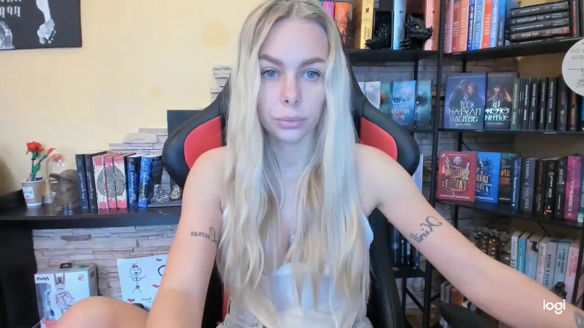 Gallery image thumbnail from YourPupsik's myfreecams stream on, 12/03/2025, 08:12 image 10 of 20