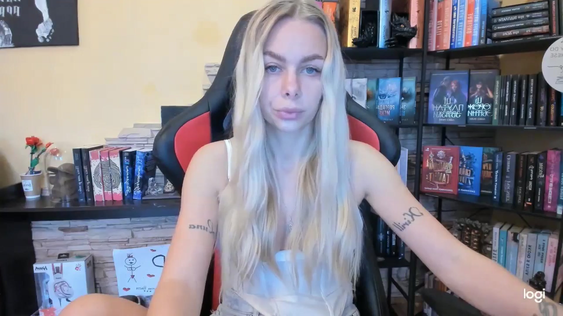 Gallery image thumbnail from YourPupsik's myfreecams stream on, 12/03/2025, 08:12 image 16 of 20