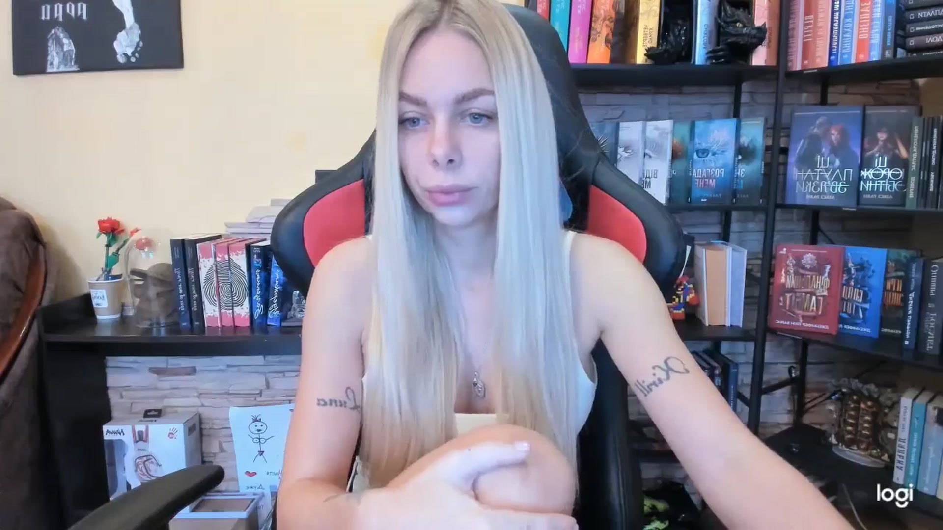 Gallery image thumbnail from YourPupsik's myfreecams stream on, 12/06/2025, 10:46 image 5 of 20