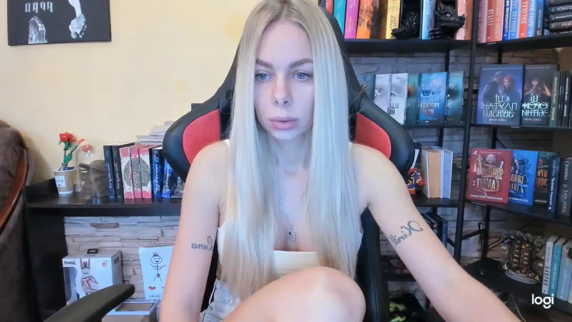 Gallery image thumbnail from YourPupsik's myfreecams stream on, 12/06/2025, 10:46 image 10 of 20