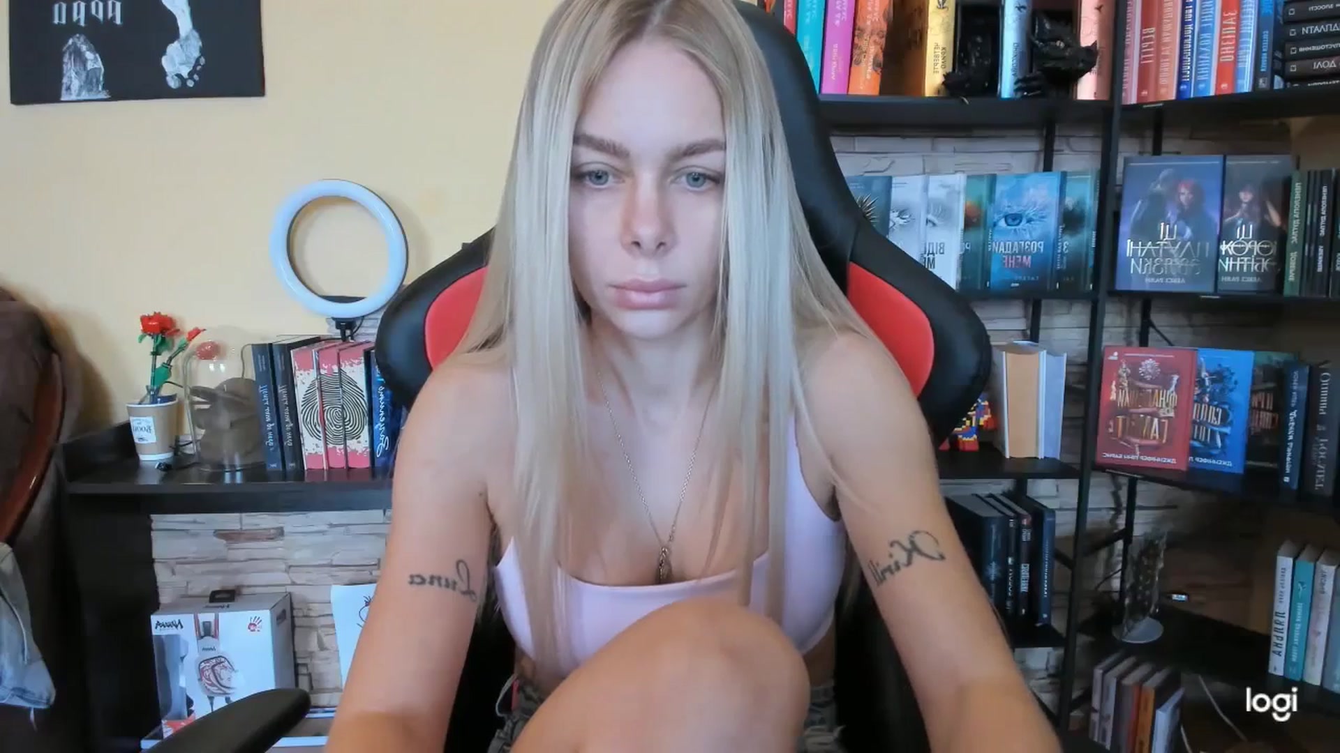 Gallery image thumbnail from YourPupsik's myfreecams stream on, 12/19/2025, 11:35 image 5 of 20