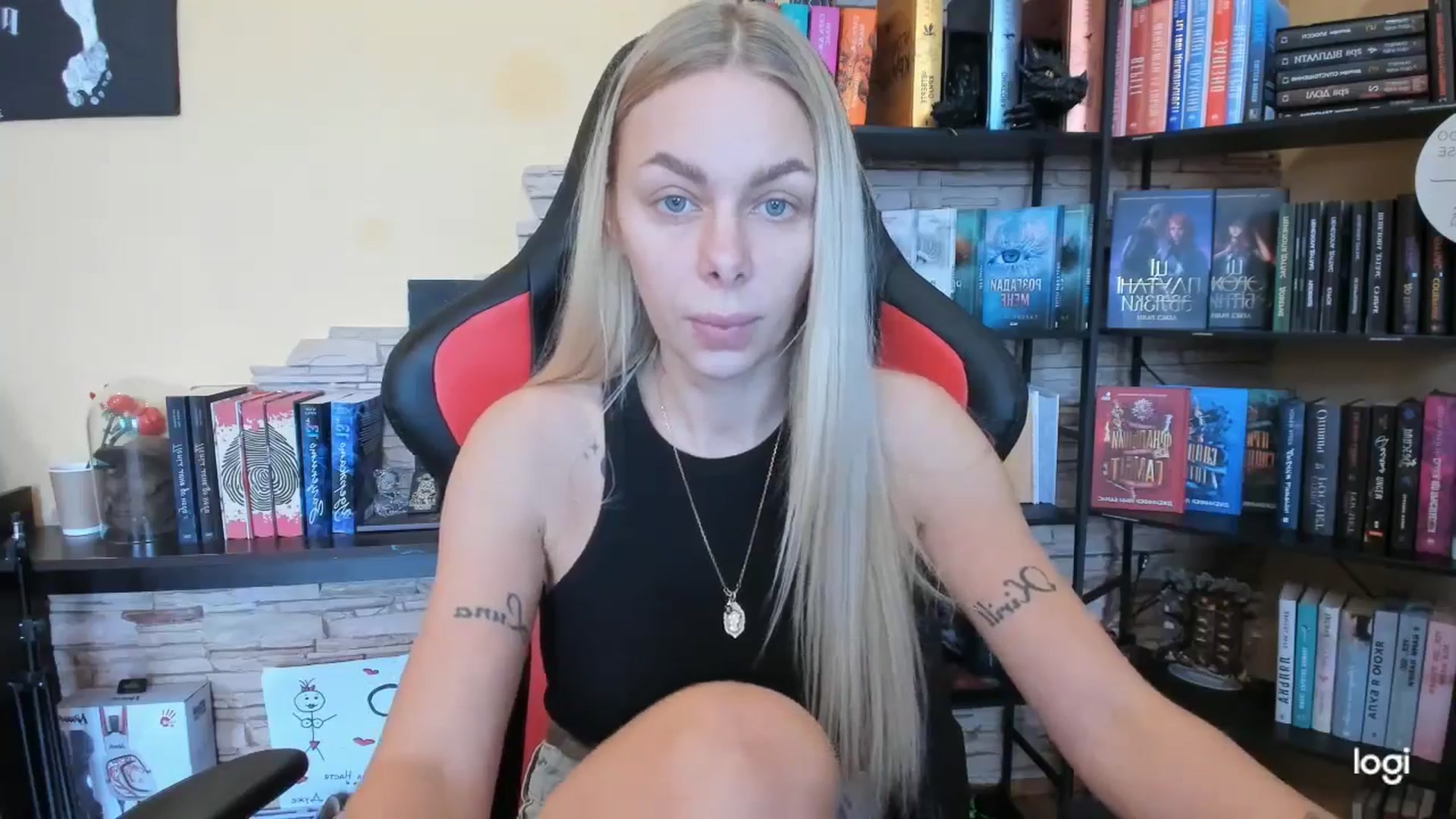 Gallery image thumbnail from YourPupsik's myfreecams stream on, 12/25/2025, 11:18 image 19 of 20