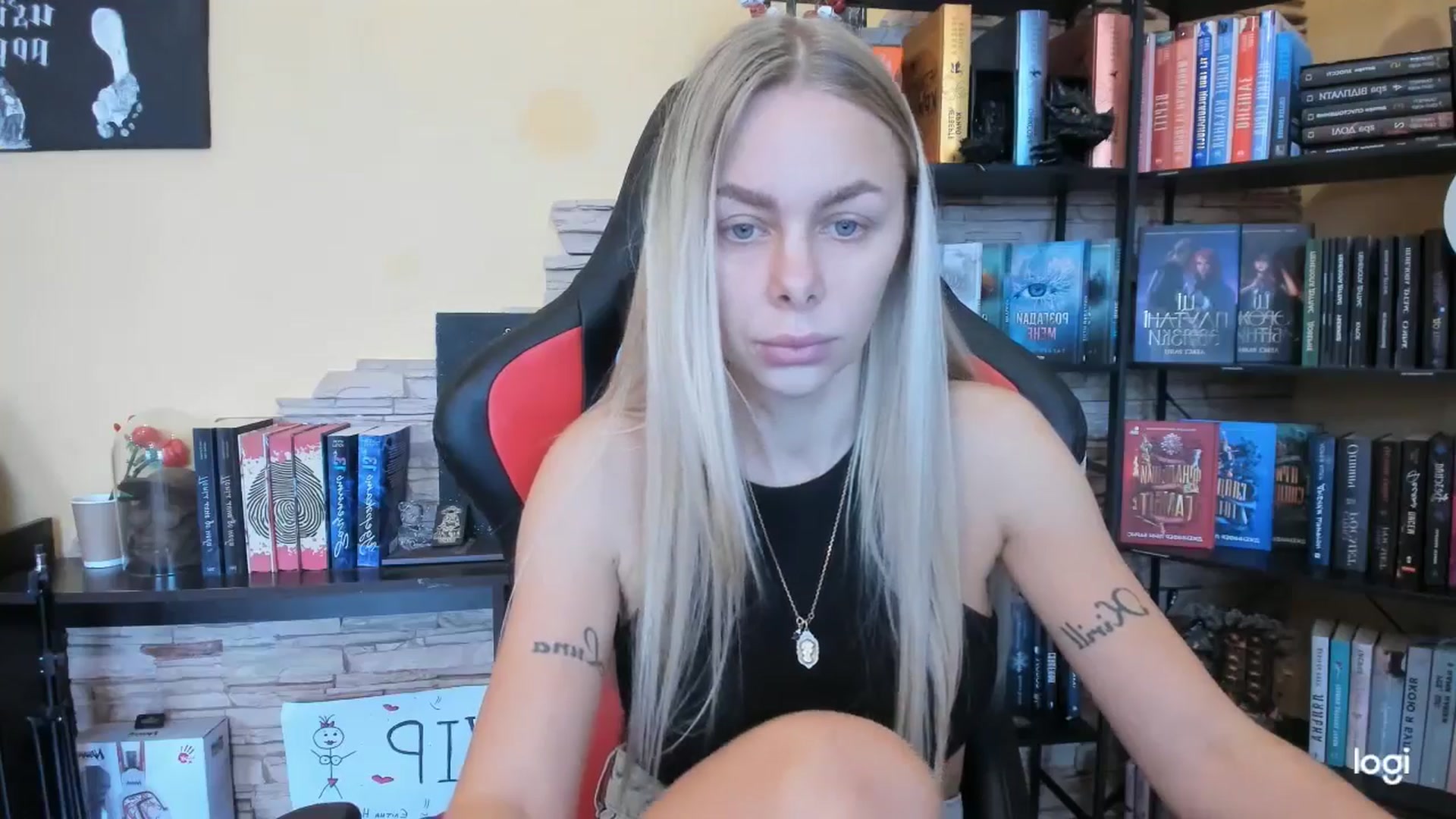 Gallery image thumbnail from YourPupsik's myfreecams stream on, 12/25/2025, 11:53 image 17 of 20