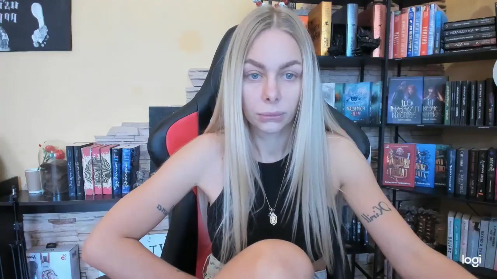 Gallery image thumbnail from YourPupsik's myfreecams stream on, 12/25/2025, 11:53 image 11 of 20