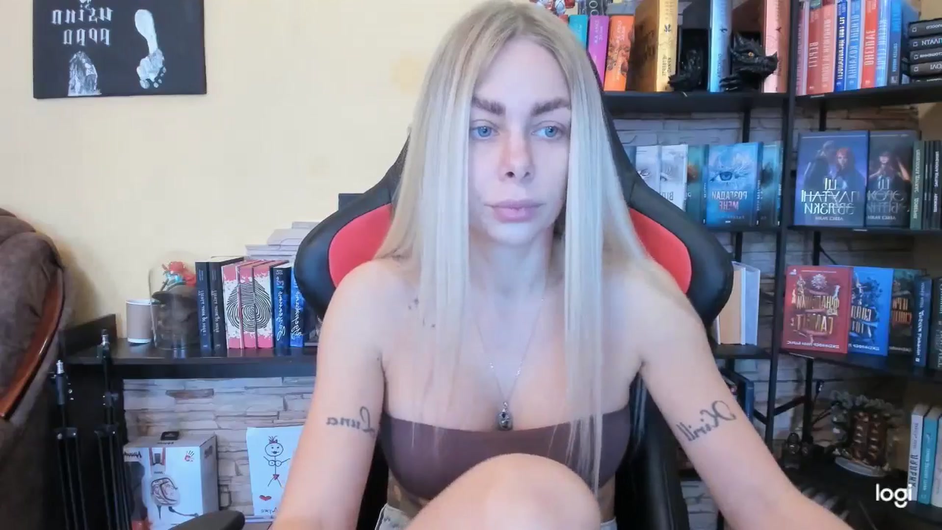 Gallery image thumbnail from YourPupsik's myfreecams stream on, 12/26/2025, 11:53 image 10 of 20