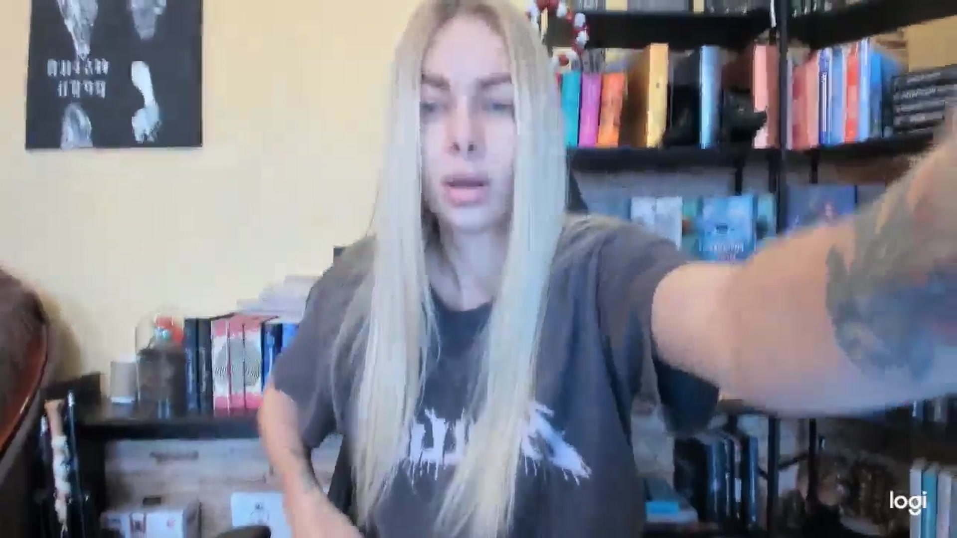 Gallery image thumbnail from YourPupsik's myfreecams stream on, 12/28/2025, 10:14 image 10 of 20