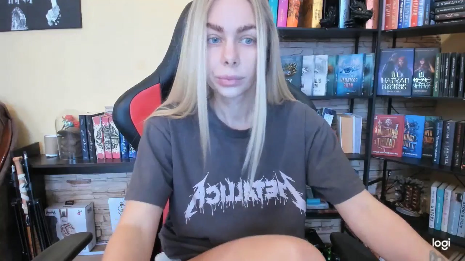 Gallery image thumbnail from YourPupsik's myfreecams stream on, 12/28/2025, 12:25 image 8 of 20