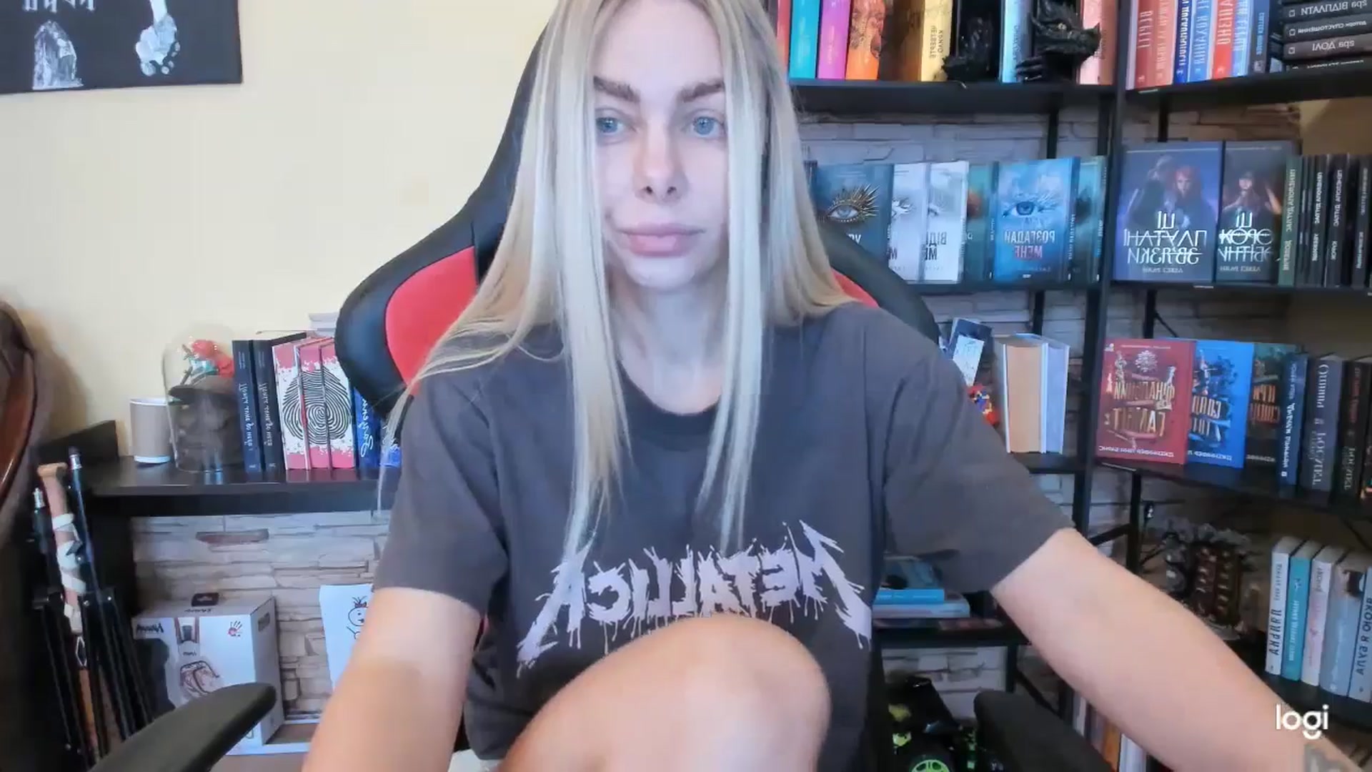 Gallery image thumbnail from YourPupsik's myfreecams stream on, 12/28/2025, 12:25 image 9 of 20