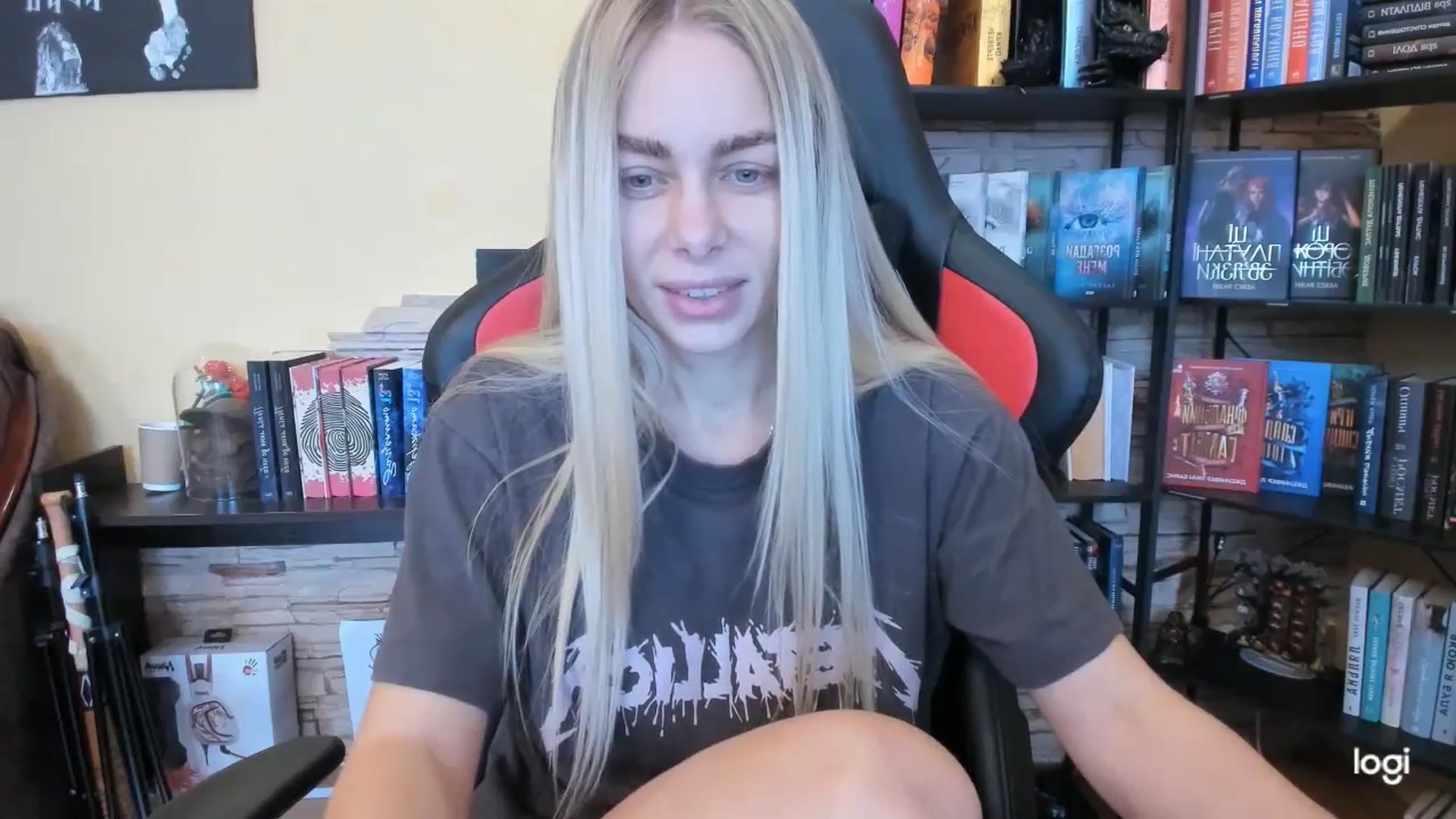 Gallery image thumbnail from YourPupsik's myfreecams stream on, 12/28/2025, 12:25 image 11 of 20