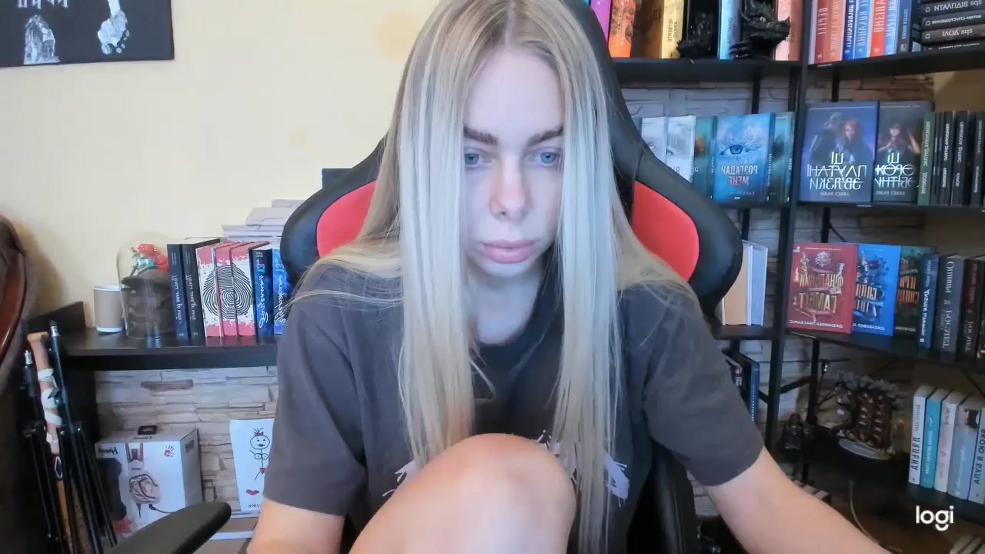 Gallery image thumbnail from YourPupsik's myfreecams stream on, 12/28/2025, 12:25 image 14 of 20