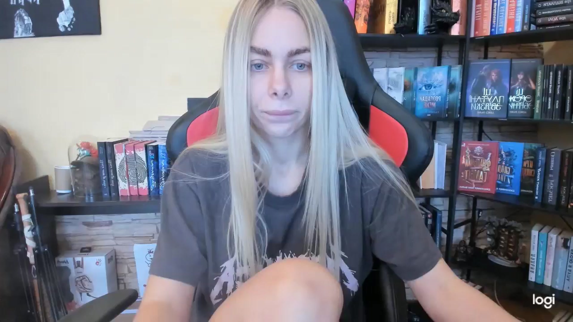 Gallery image thumbnail from YourPupsik's myfreecams stream on, 12/28/2025, 12:25 image 15 of 20