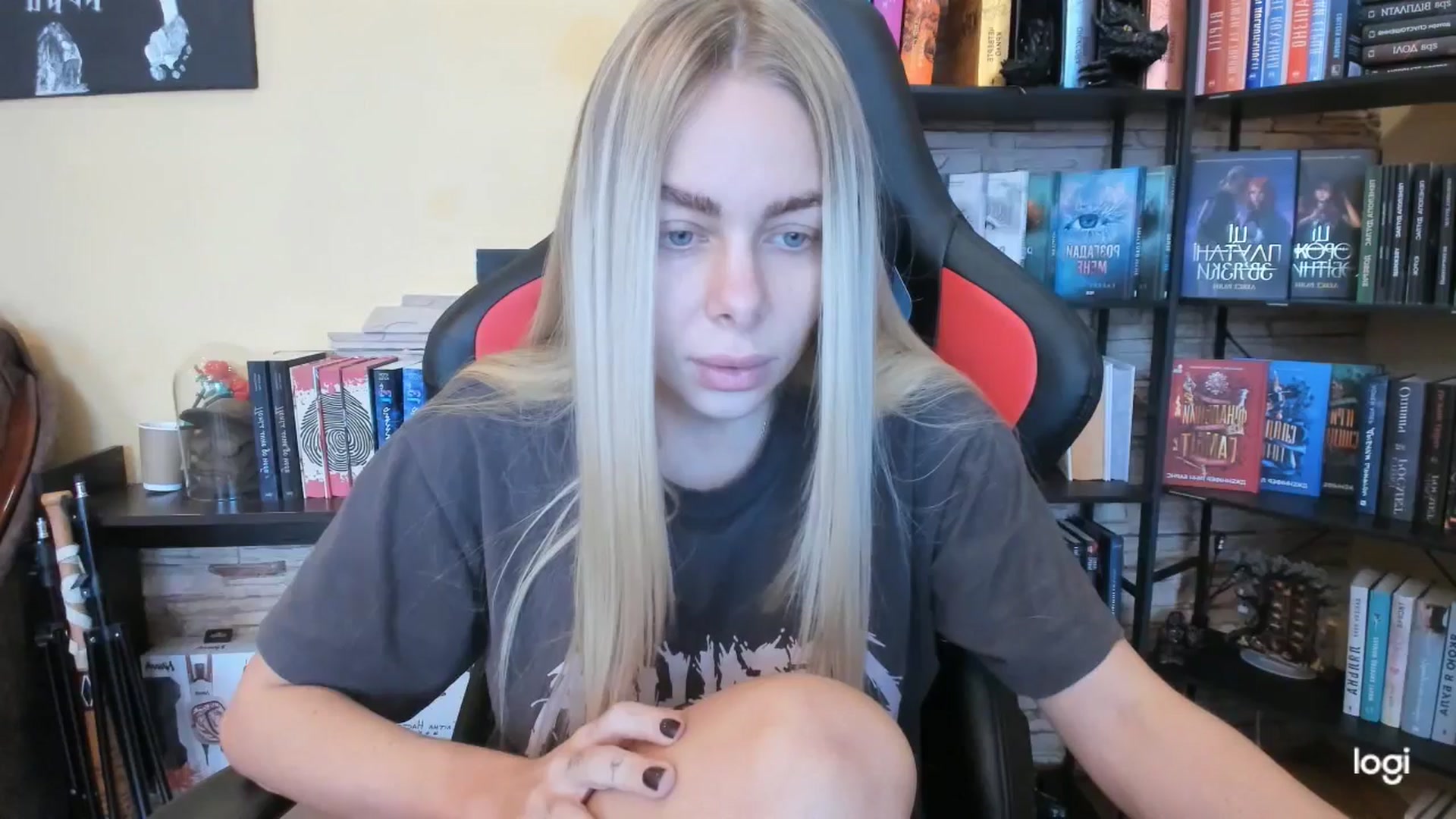 Gallery image thumbnail from YourPupsik's myfreecams stream on, 12/28/2025, 12:25 image 12 of 20