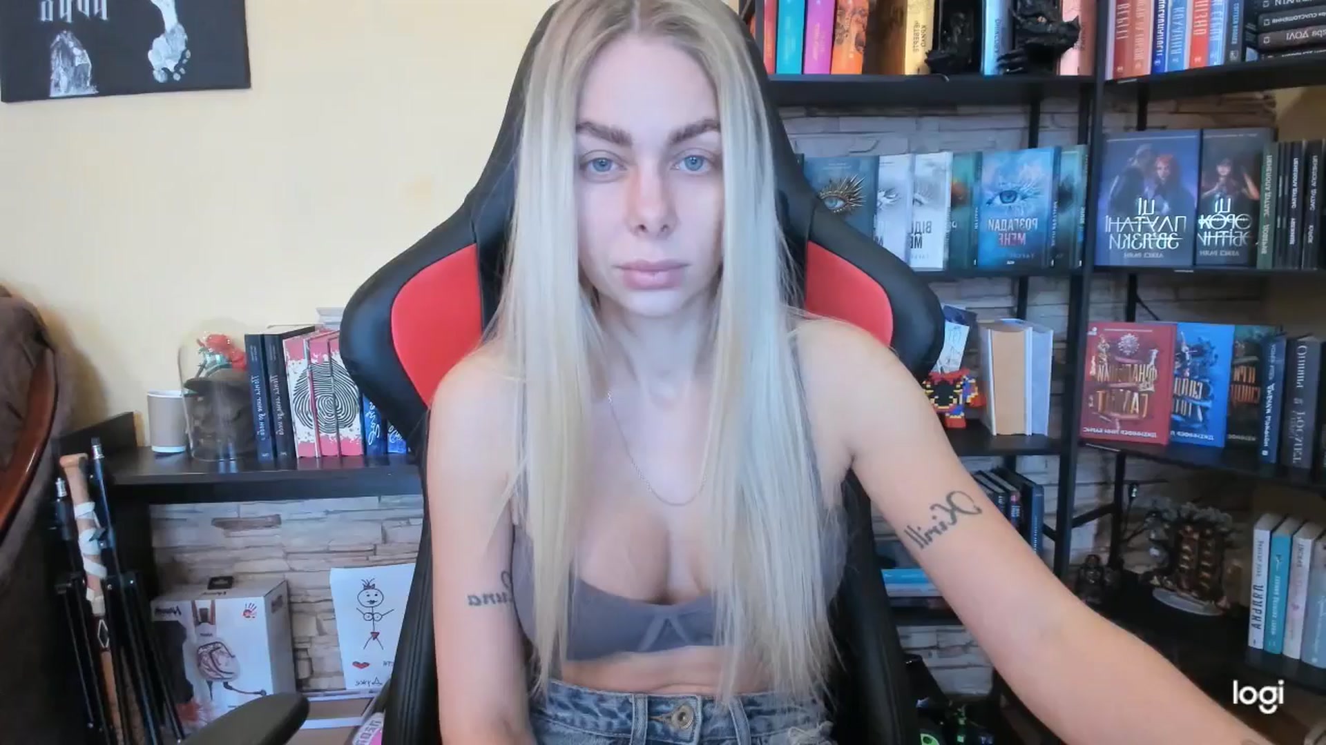 Gallery image thumbnail from YourPupsik's myfreecams stream on, 12/29/2025, 08:38 image 12 of 20